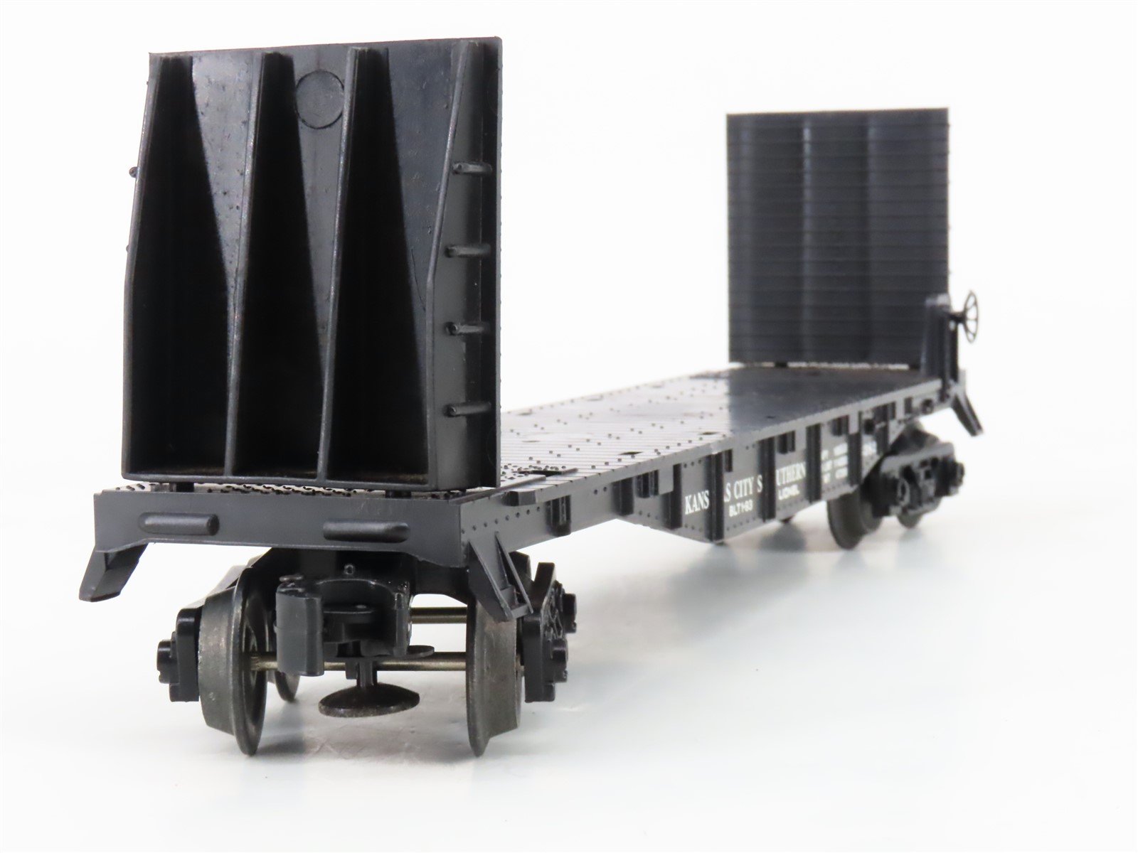 O Gauge 3-Rail Lionel 6-16382 KCS Kansas City Southern Bulkhead Flat Car #16382