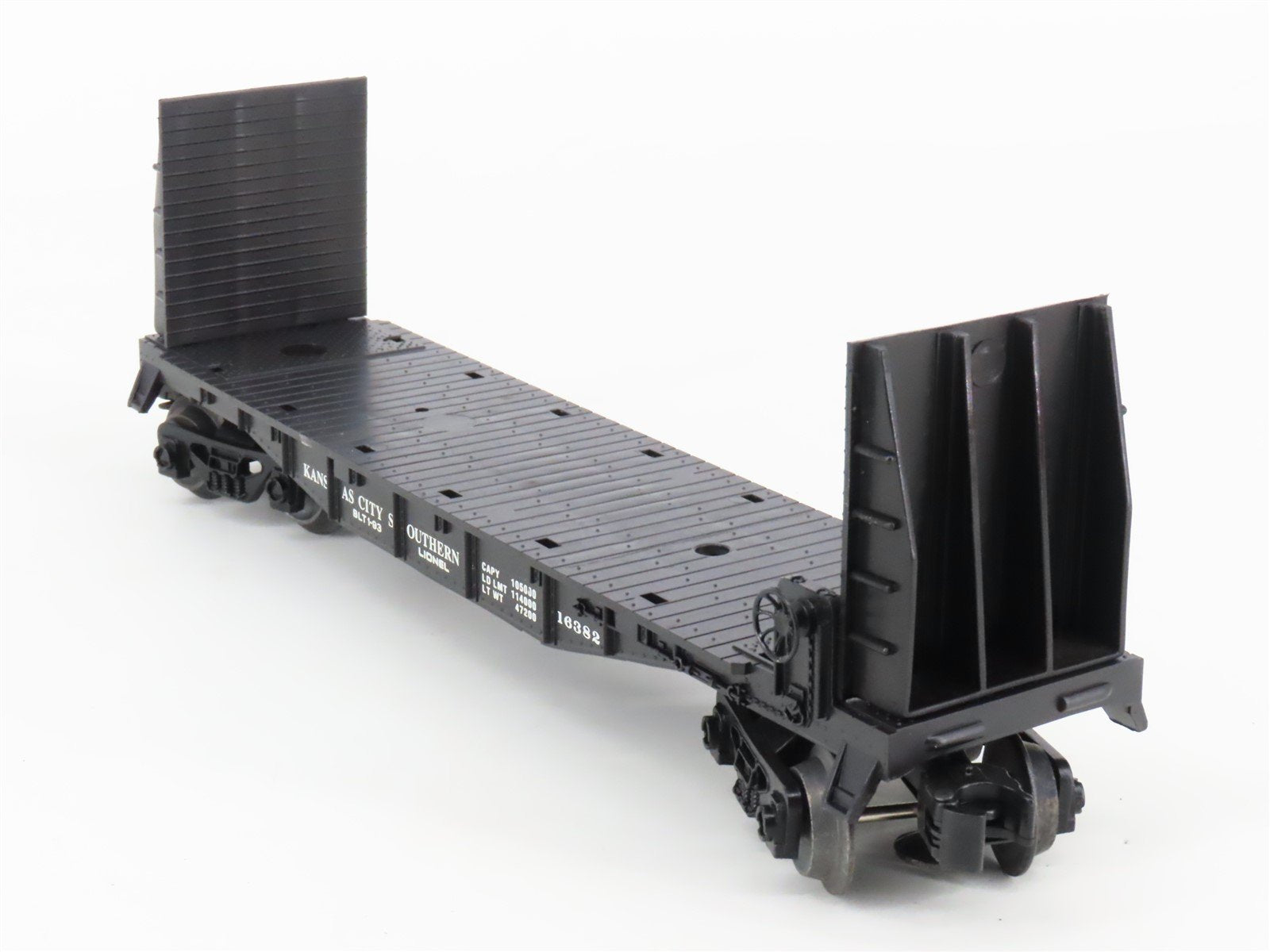 O Gauge 3-Rail Lionel 6-16382 KCS Kansas City Southern Bulkhead Flat Car #16382