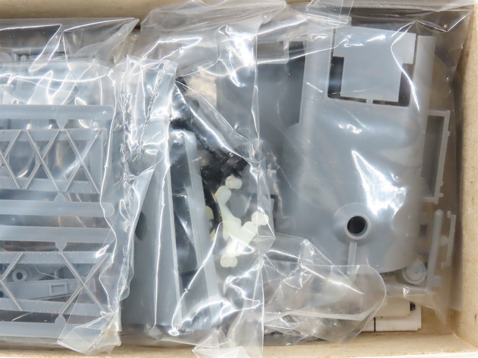 LOT of 2 HO Scale Tichy Train Group Kits Boom Car & Steam Wrecking Crane