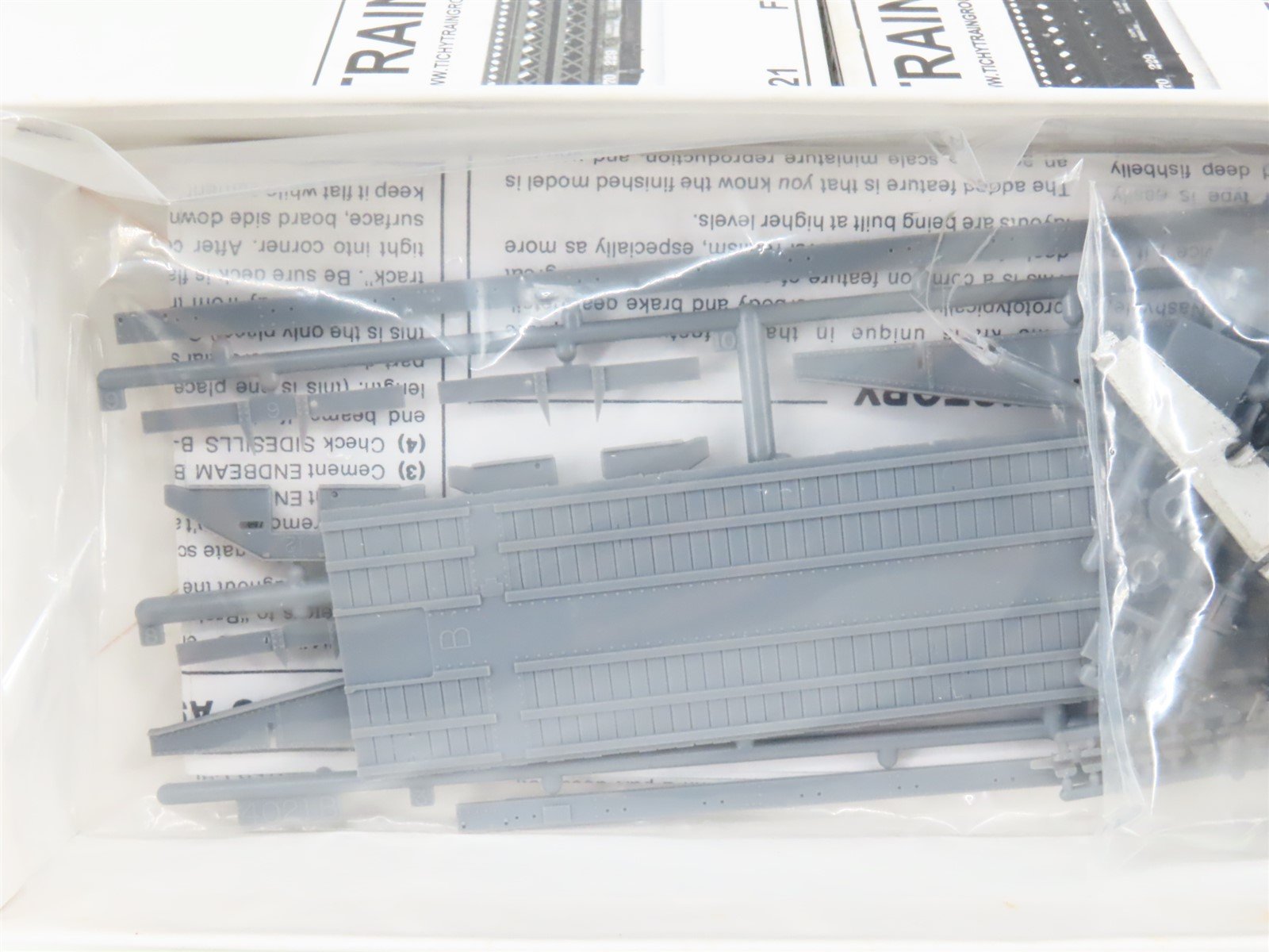 LOT of 4 HO Scale Tichy Train Group Kits #4021 Unpainted 40' Flat Cars