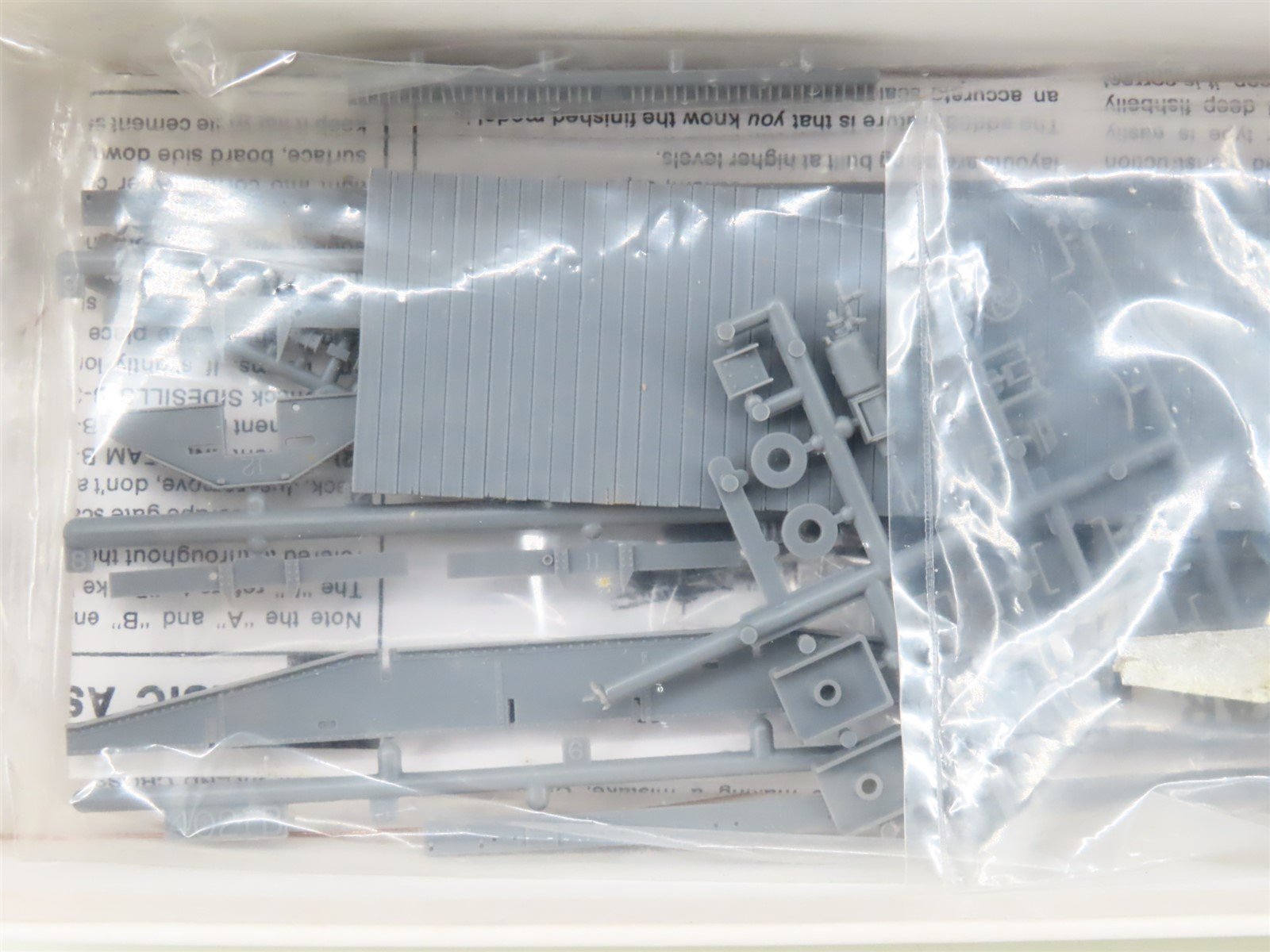LOT of 4 HO Scale Tichy Train Group Kits #4021 Unpainted 40' Flat Cars