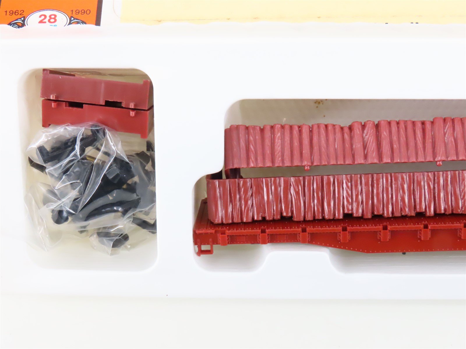 LOT- 3 HO Con-Cor Kits #0001-009200 Undecorated 54' Flat Cars w/ Pulpwood Loads