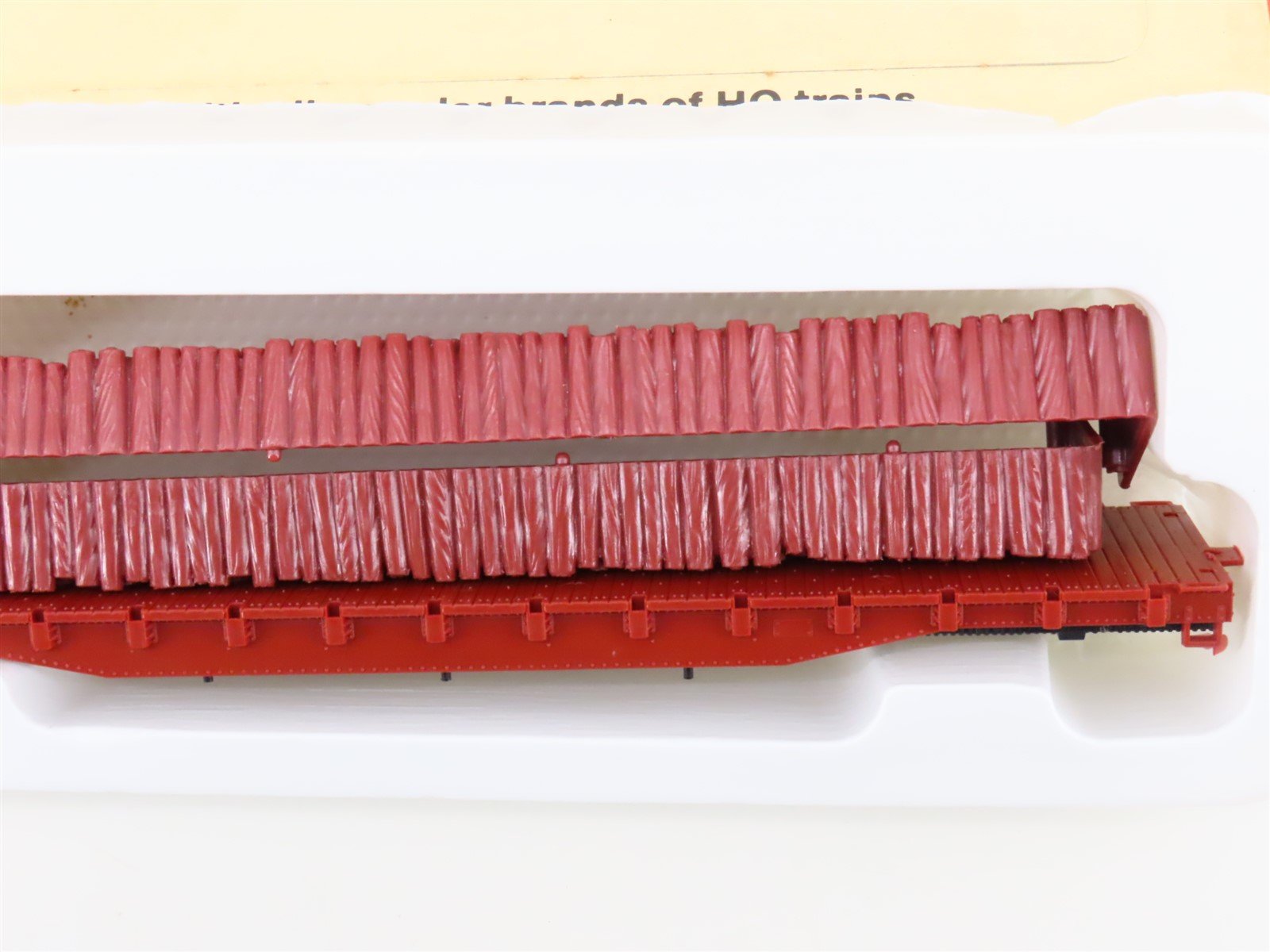 LOT- 3 HO Con-Cor Kits #0001-009200 Undecorated 54' Flat Cars w/ Pulpwood Loads