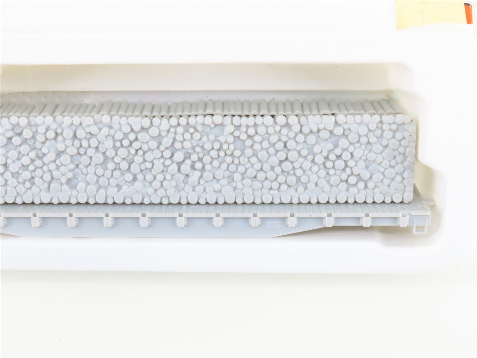 LOT- 3 HO Con-Cor Kits #0001-009200 Undecorated 54' Flat Cars w/ Pulpwood Loads
