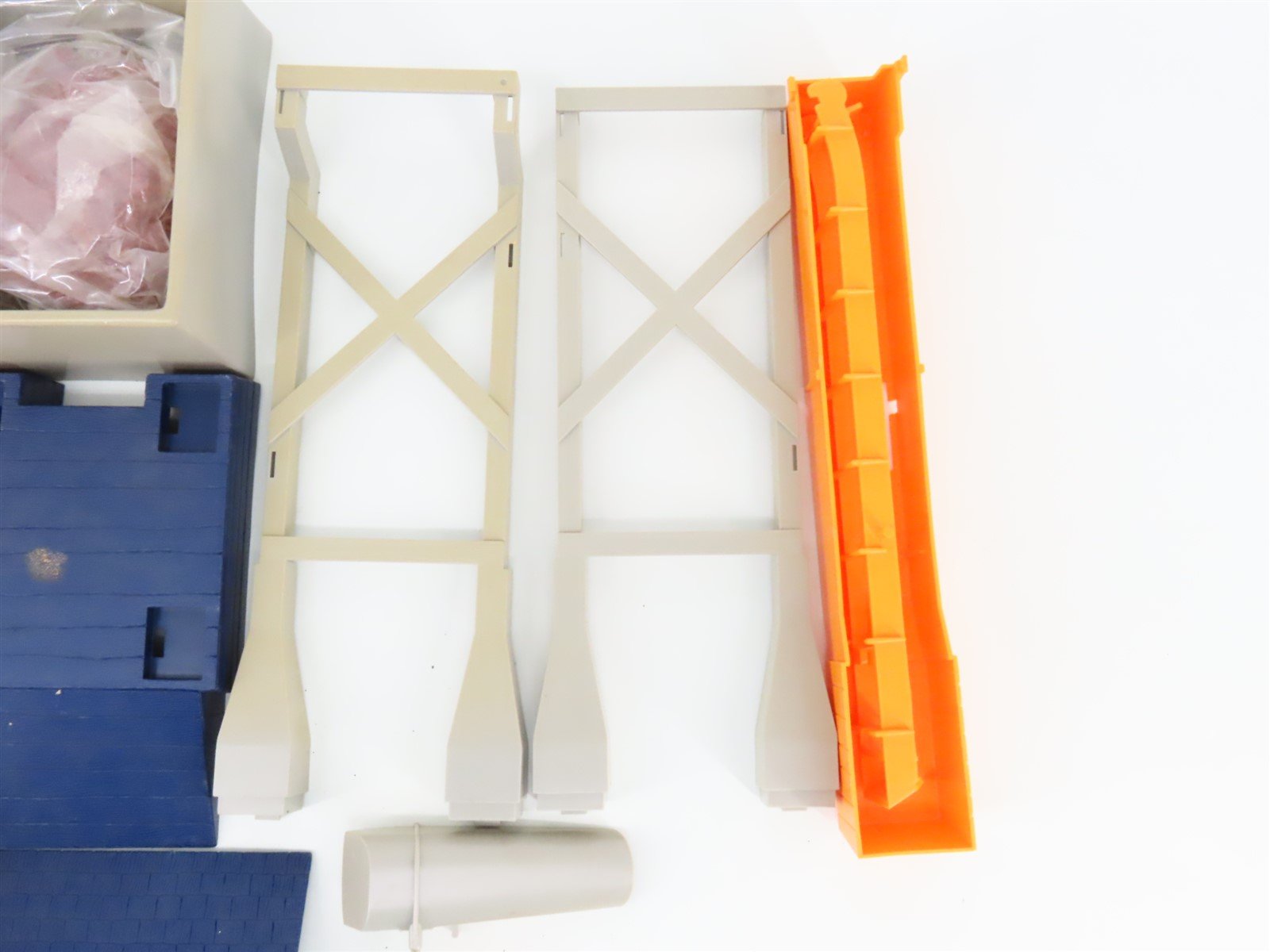 O/O27 Scale Lionel 6-12712 Auto Ore Loader Building Kit