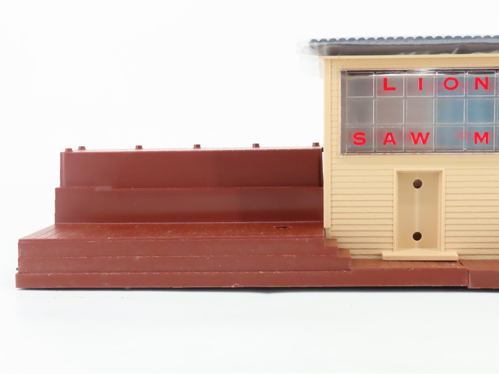 O Scale Lionel 6-12873 Operating Sawmill Building
