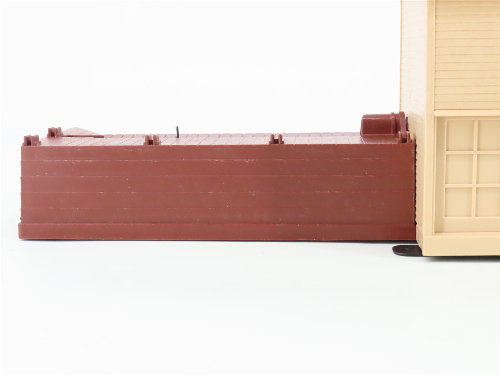 O Scale Lionel 6-12873 Operating Sawmill Building