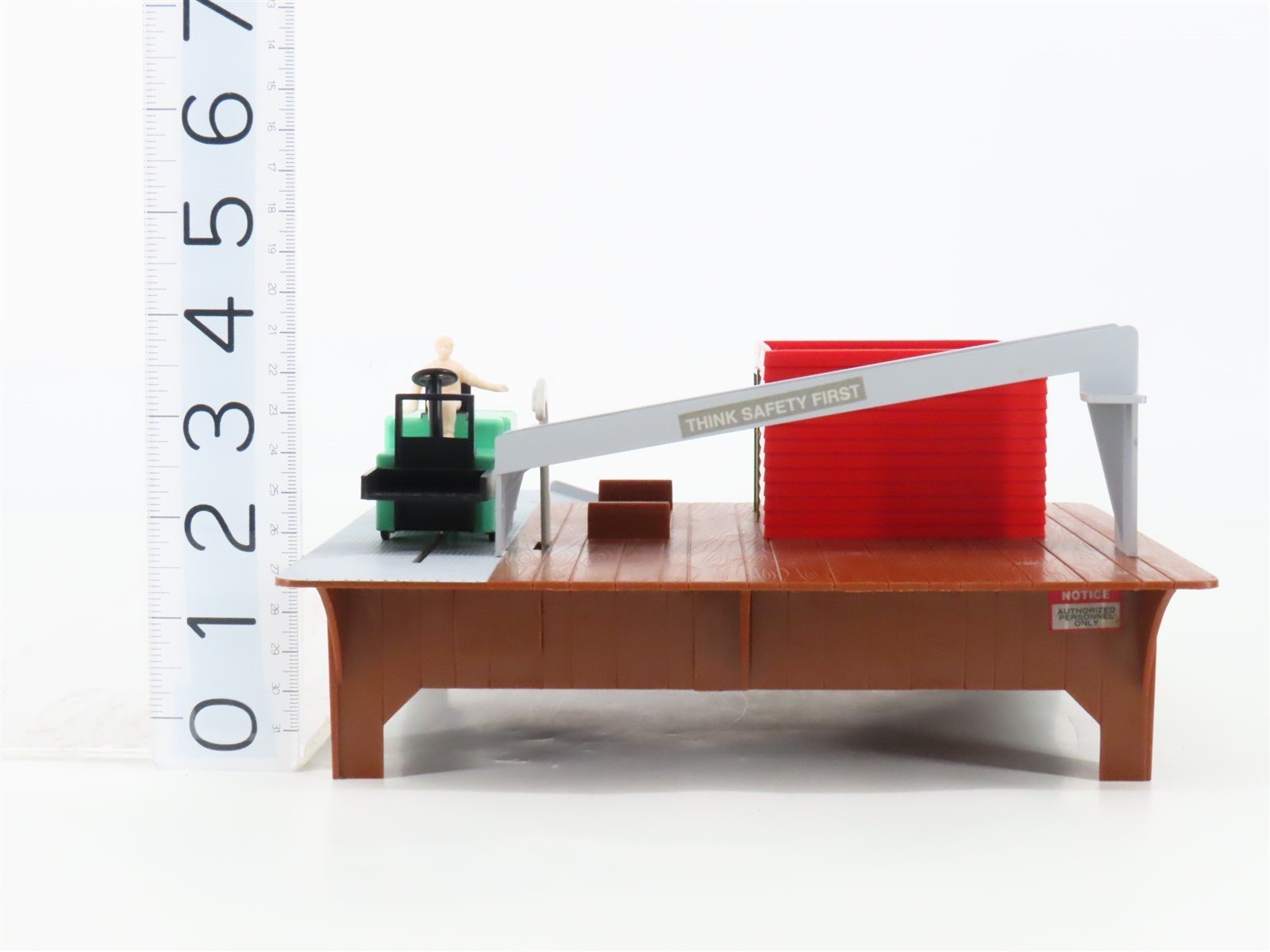 O/O27 Scale K-Line Operating Barrel Loader