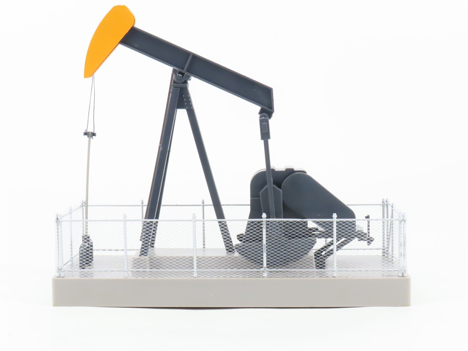 O/O27 Scale Walthers 933-2705 Operating Oil Pump