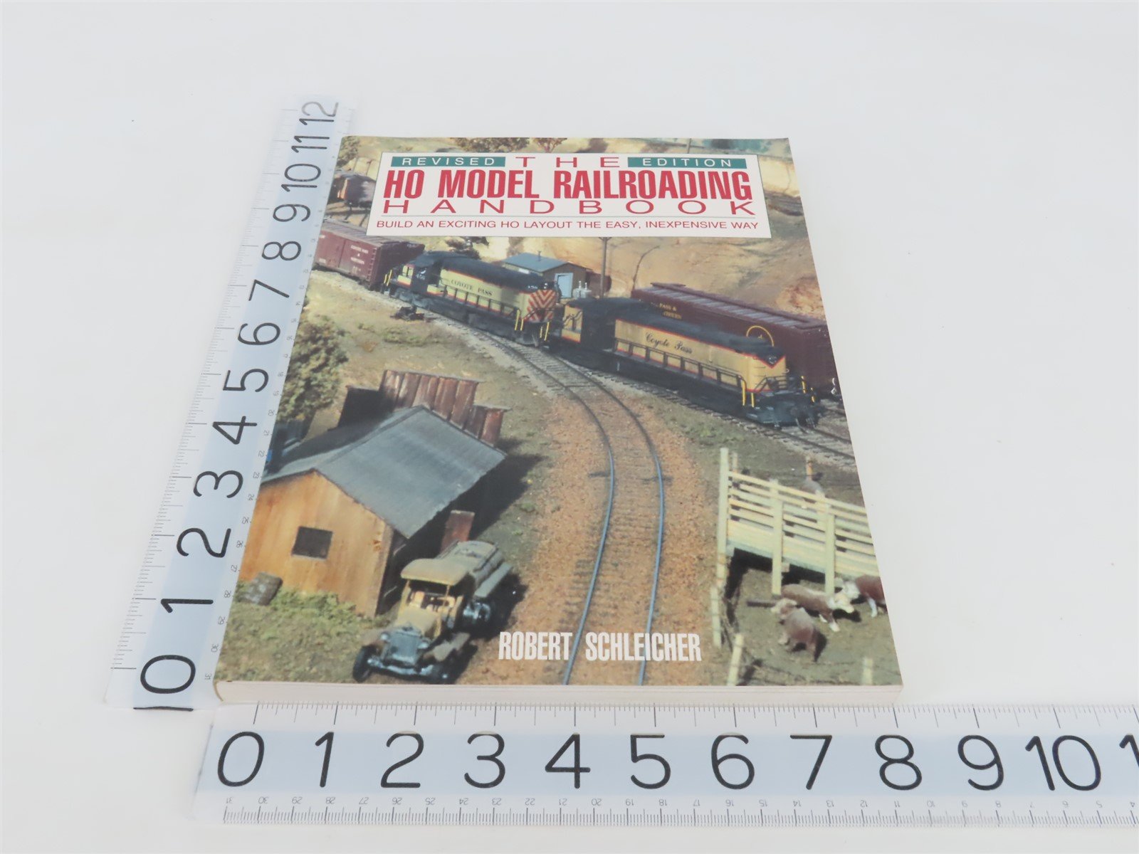 Revised Edtion HO Model Railroading Handbook by Robert Schleicher Â©1992