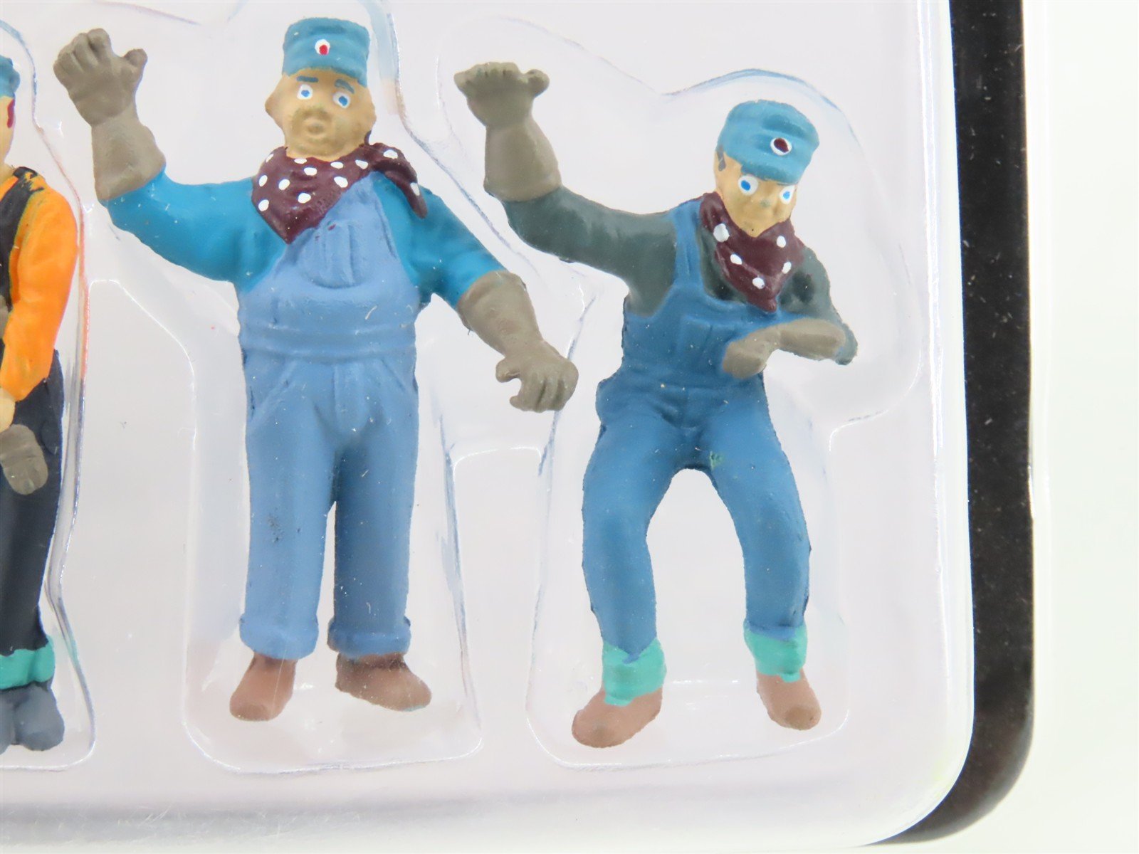 O Scale Woodland Scenics A2733 Engineers Figures Scenery 6-Pack