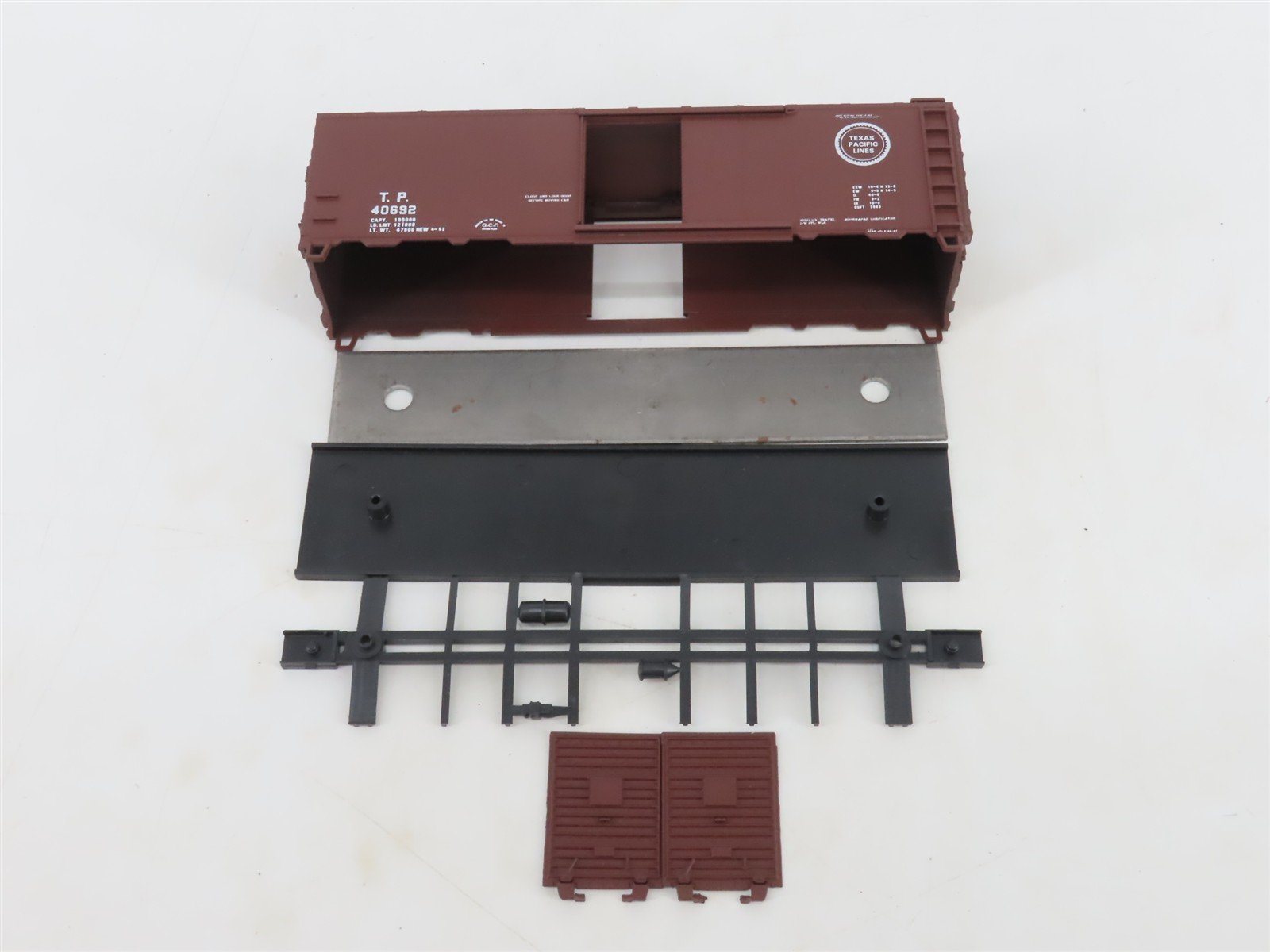 HO Scale Athearn Bev-Bel Kit #1489 TP Texas Pacific Railroad 40' Box Car #40692