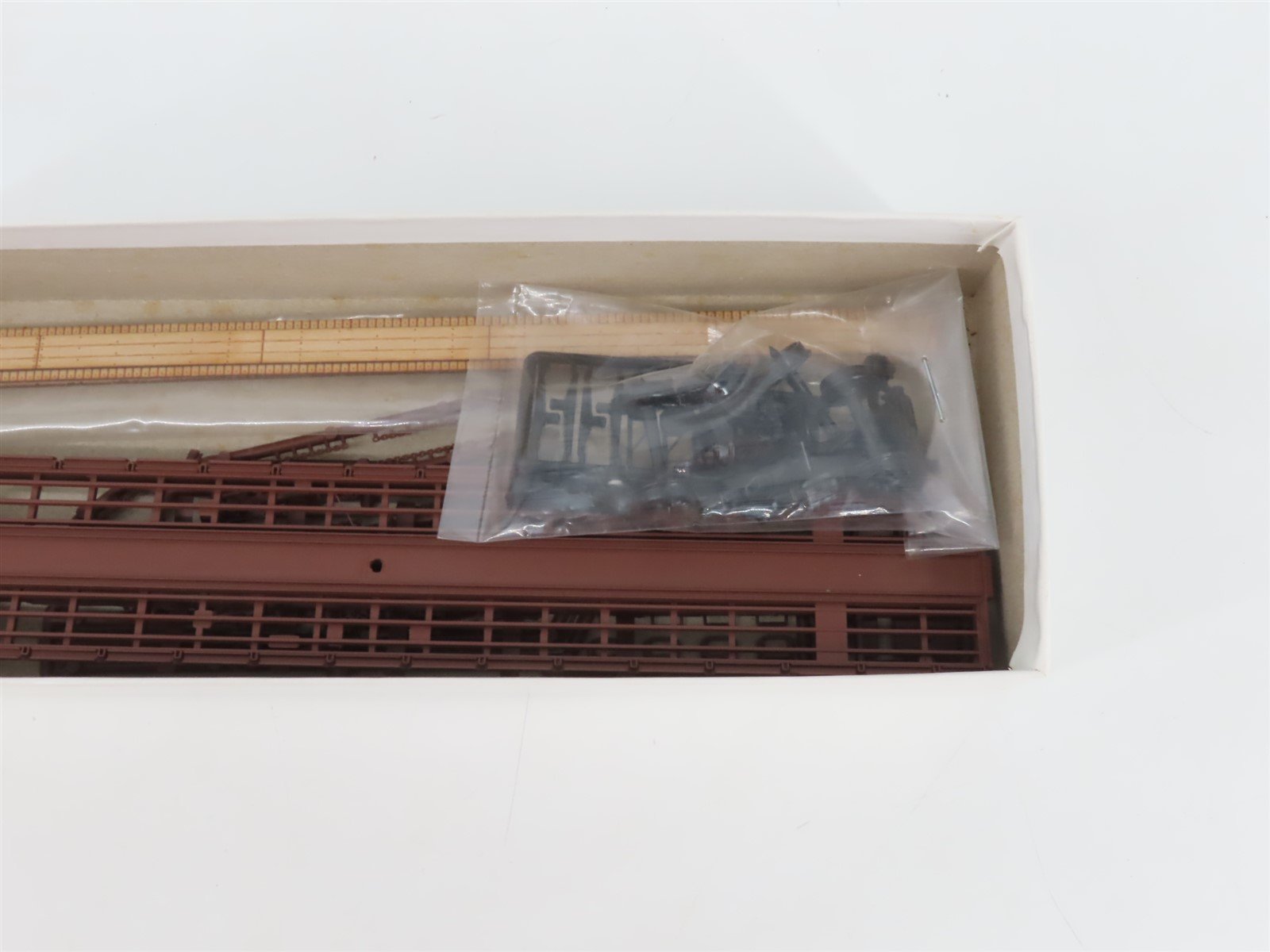 HO Scale InterMountain Kit 41406-04 MP Missouri Pacific 60' Flat Car #818002