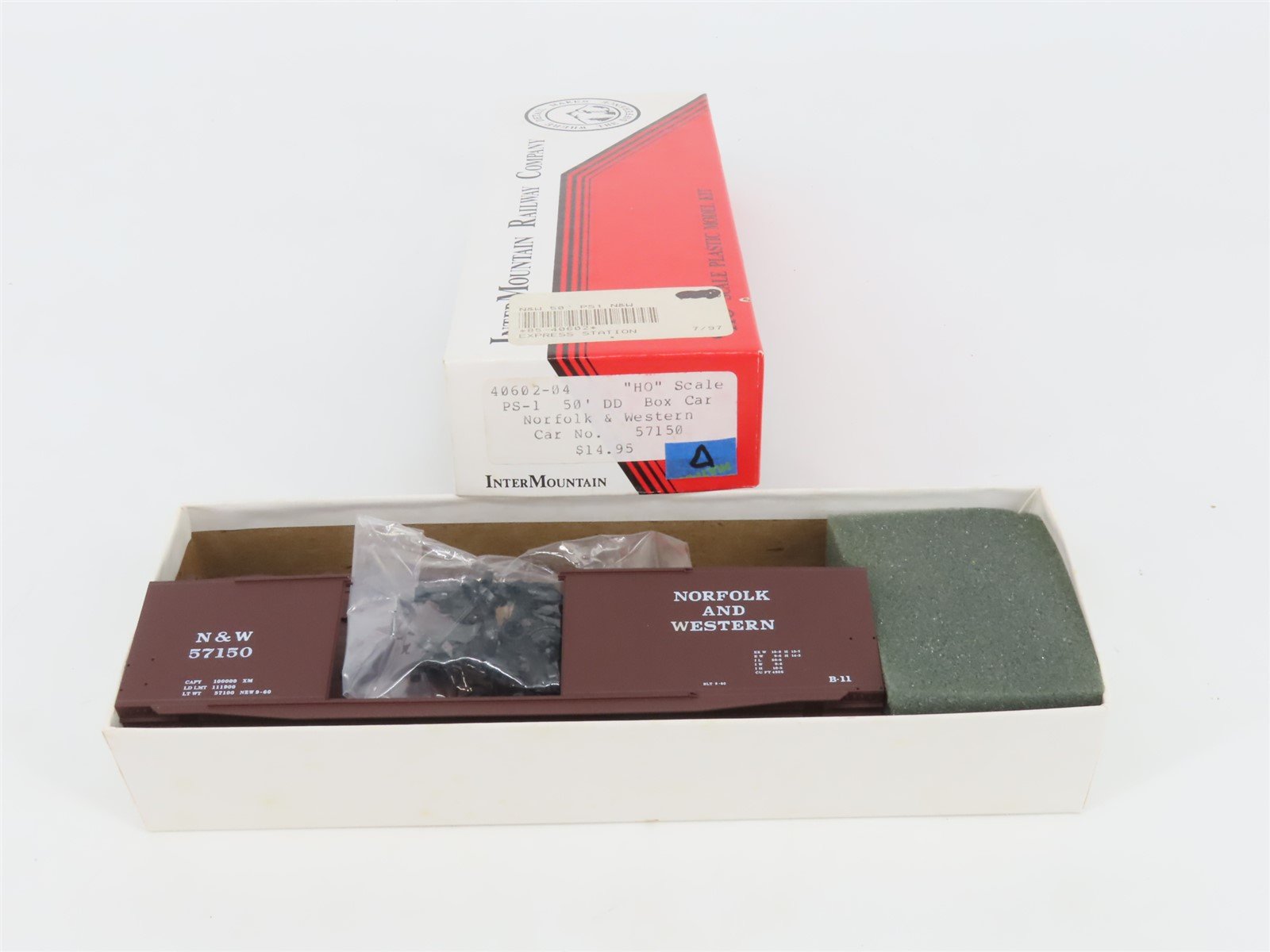 HO Scale InterMountain Kit 40602-04 N&W Norfolk & Western 50' Box Car #57150