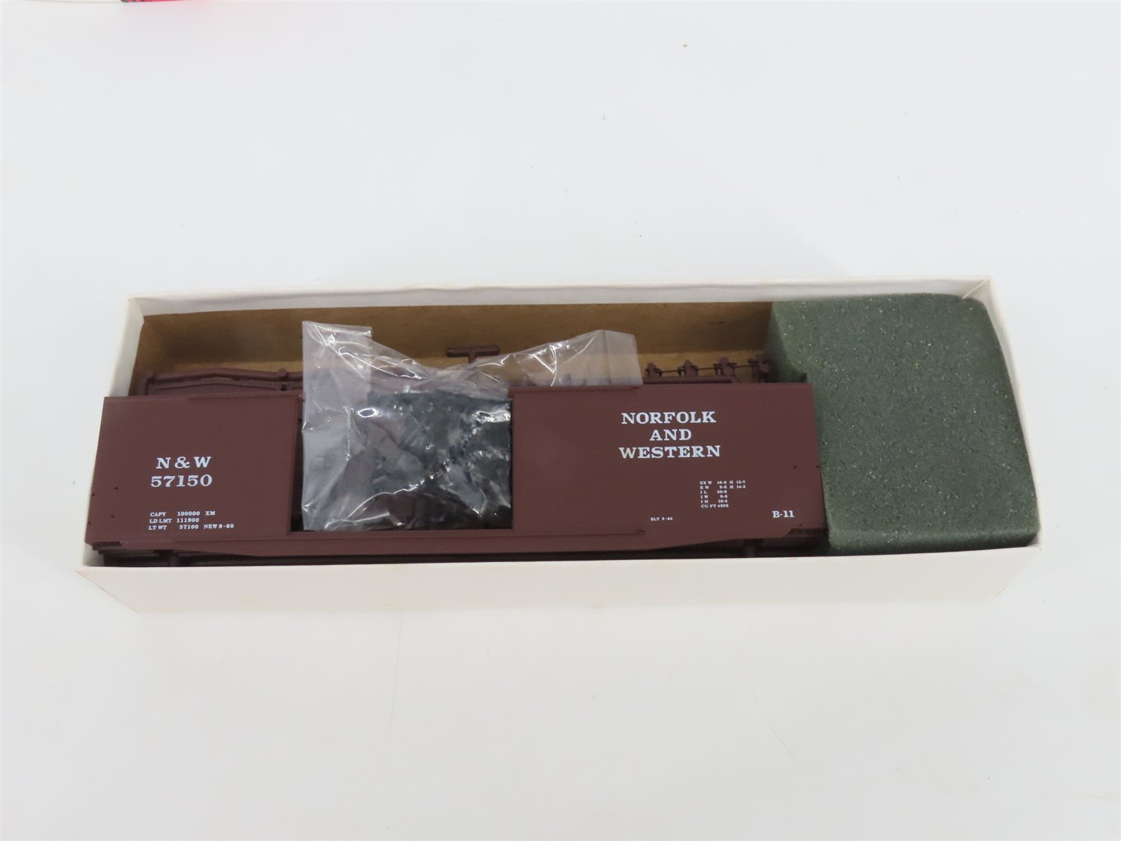 HO Scale InterMountain Kit 40602-04 N&W Norfolk & Western 50' Box Car #57150
