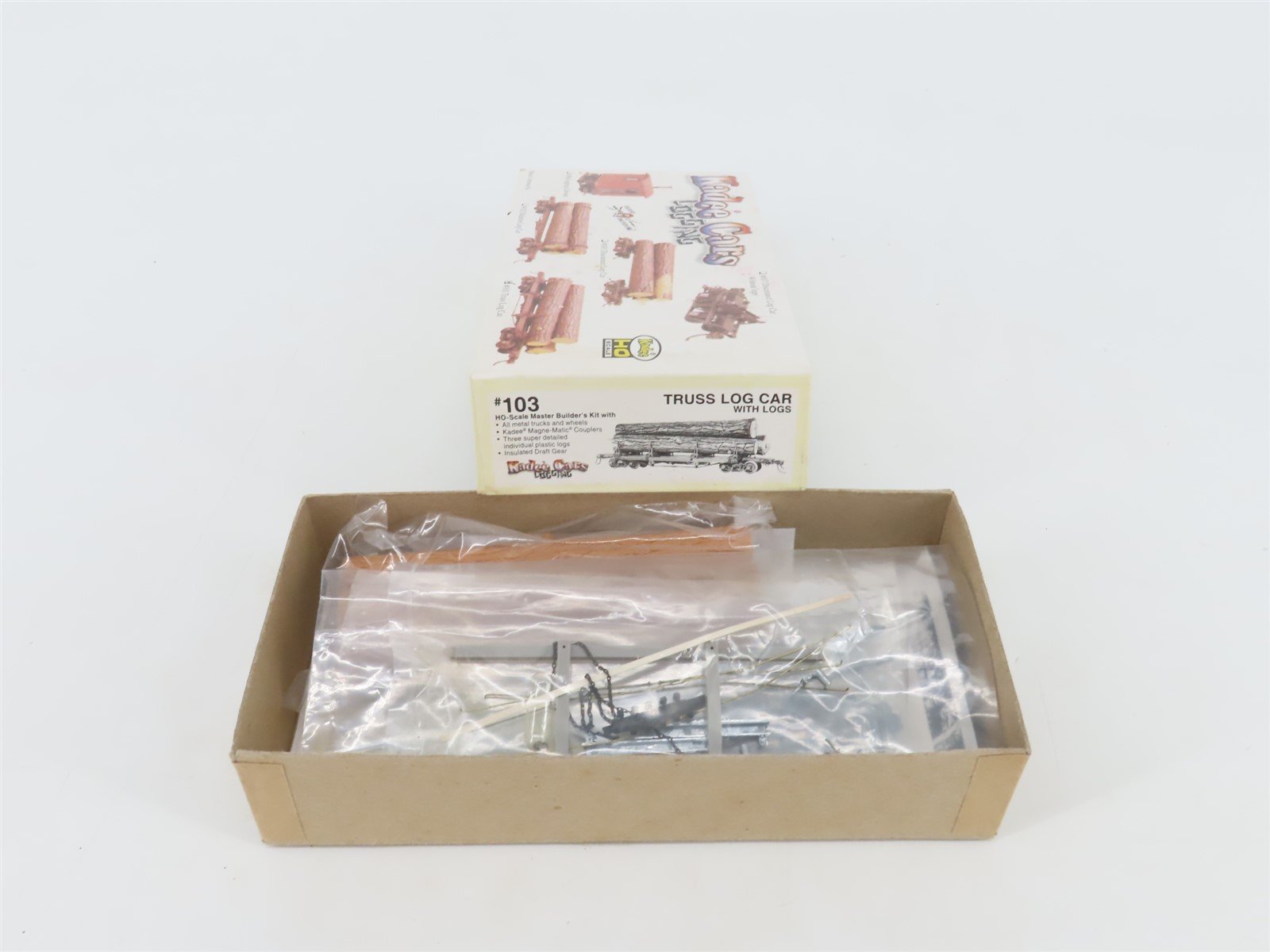 HO Scale Kadee Kit #103 Unpainted Truss Log Car w/ Logs