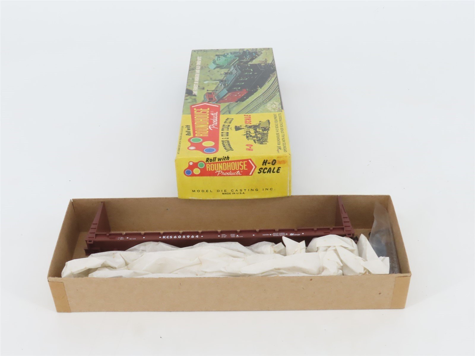 HO Scale Roundhouse Kit KCS Kansas City Southern Bulkhead Flat Car #605964