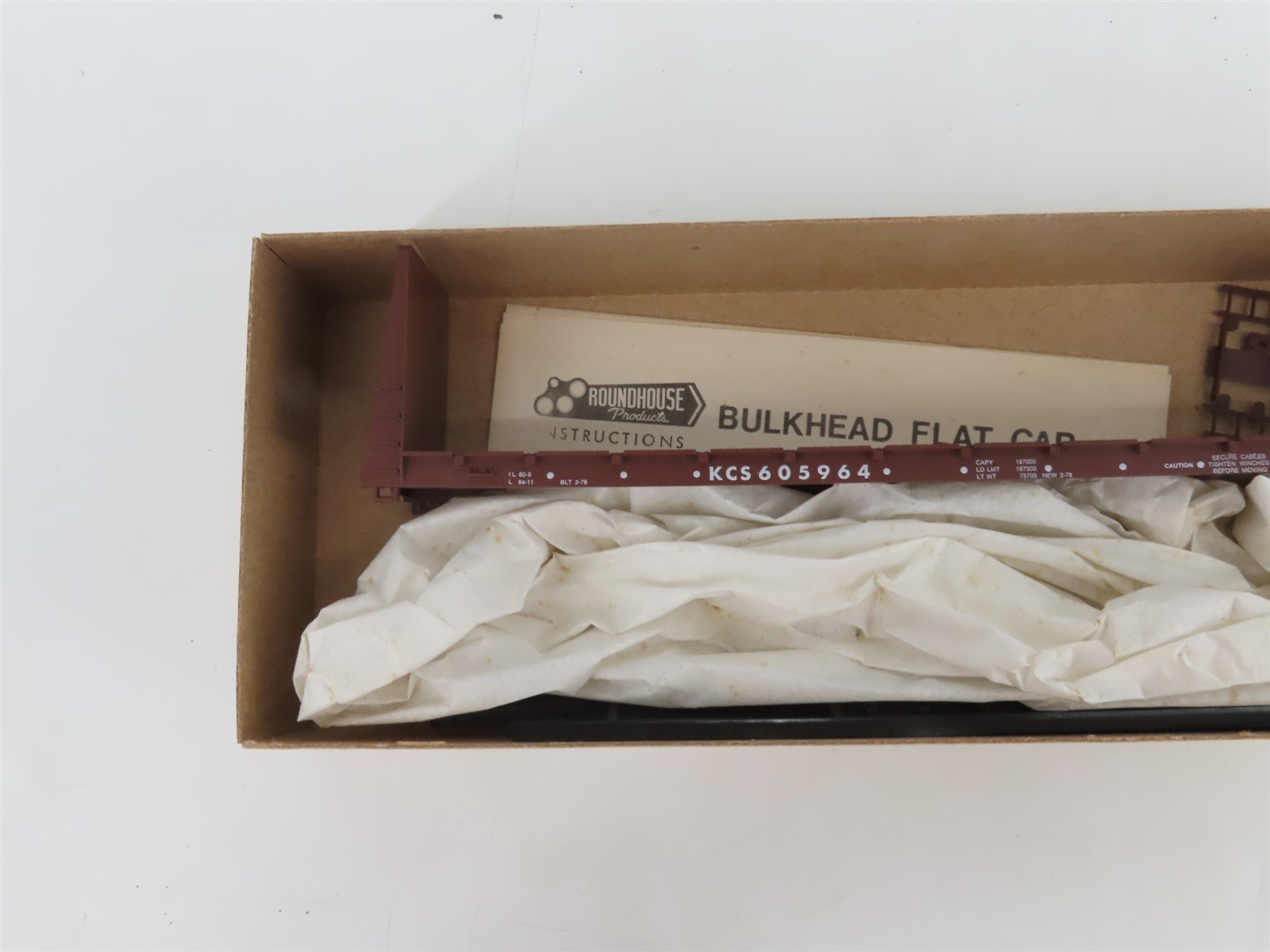 HO Scale Roundhouse Kit KCS Kansas City Southern Bulkhead Flat Car #605964