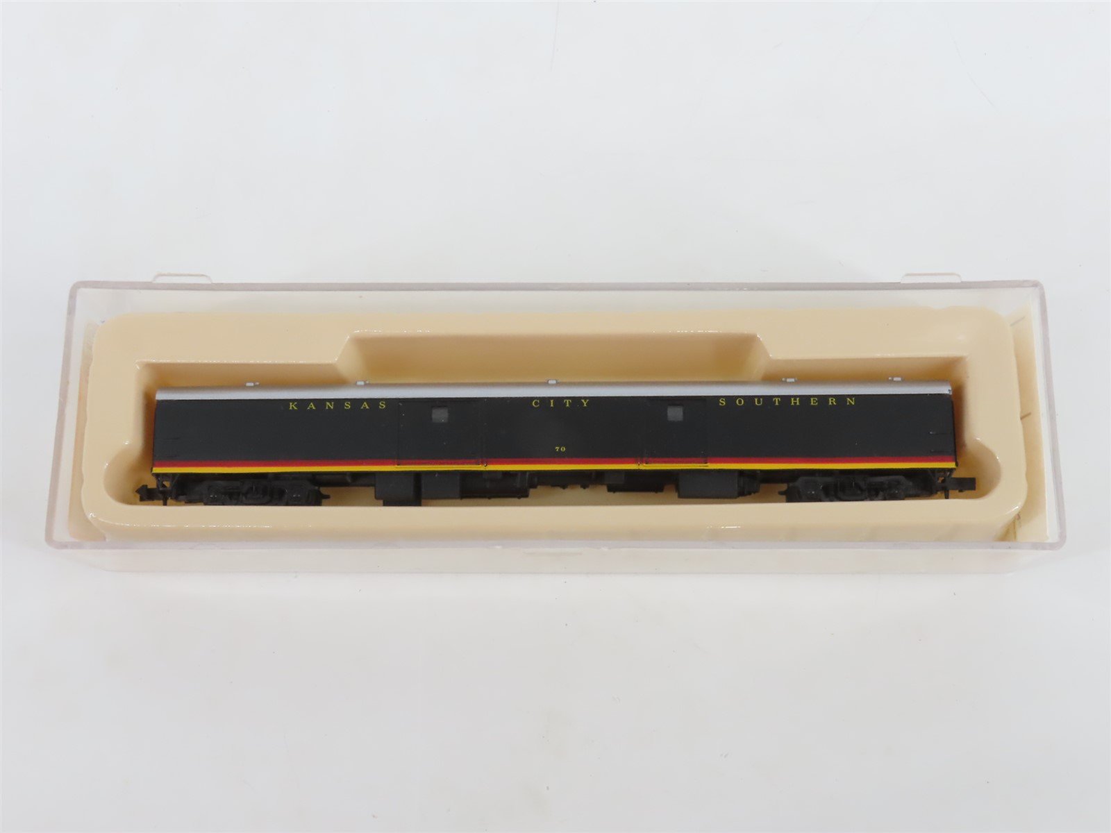 N Scale Con-Cor #0001-04082G KCS Kansas City Southern 85' Baggage Passenger #70