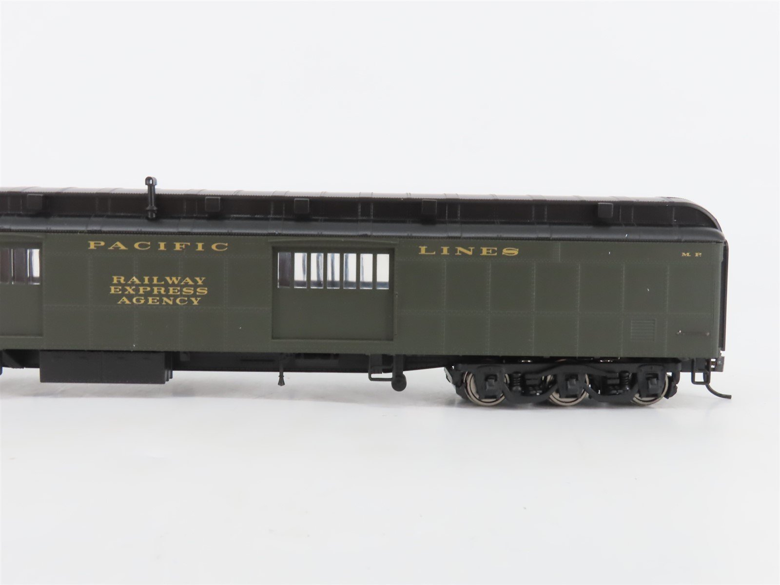 HO Scale Walthers 932-10518 MP Missouri Pacific Lines 70' Baggage Passenger Car
