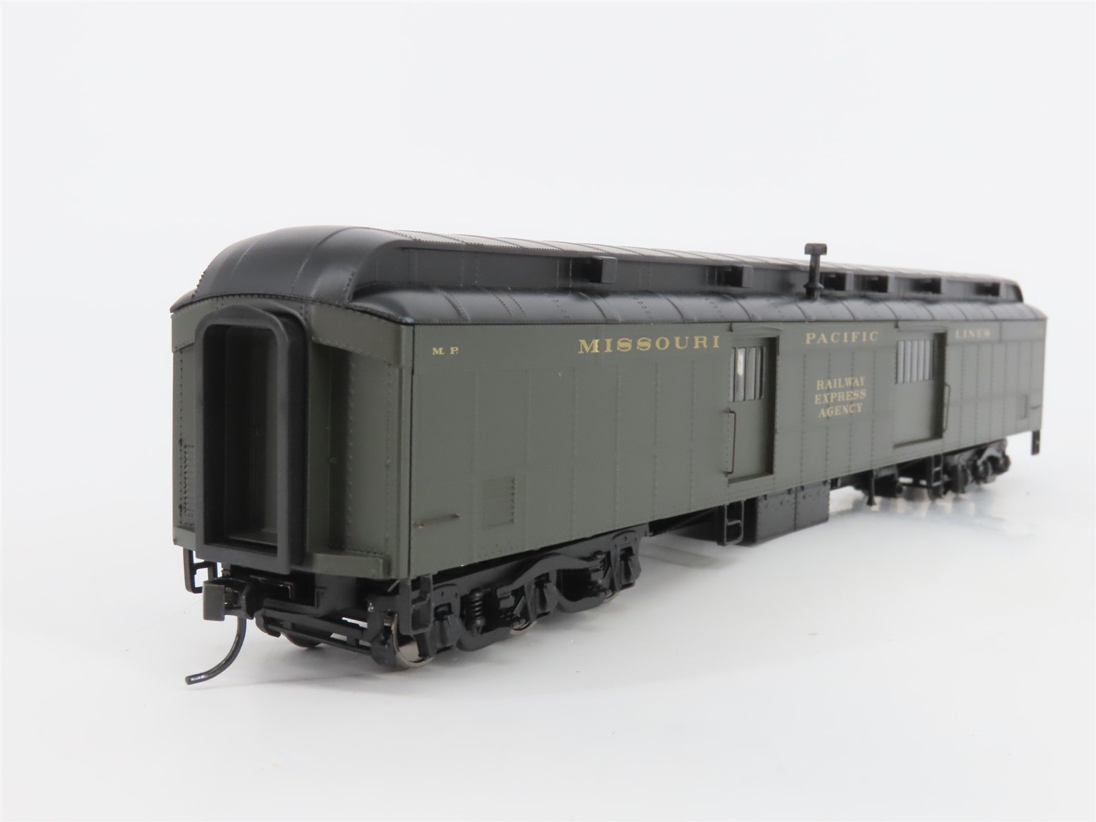 HO Scale Walthers 932-10518 MP Missouri Pacific Lines 70' Baggage Passenger Car