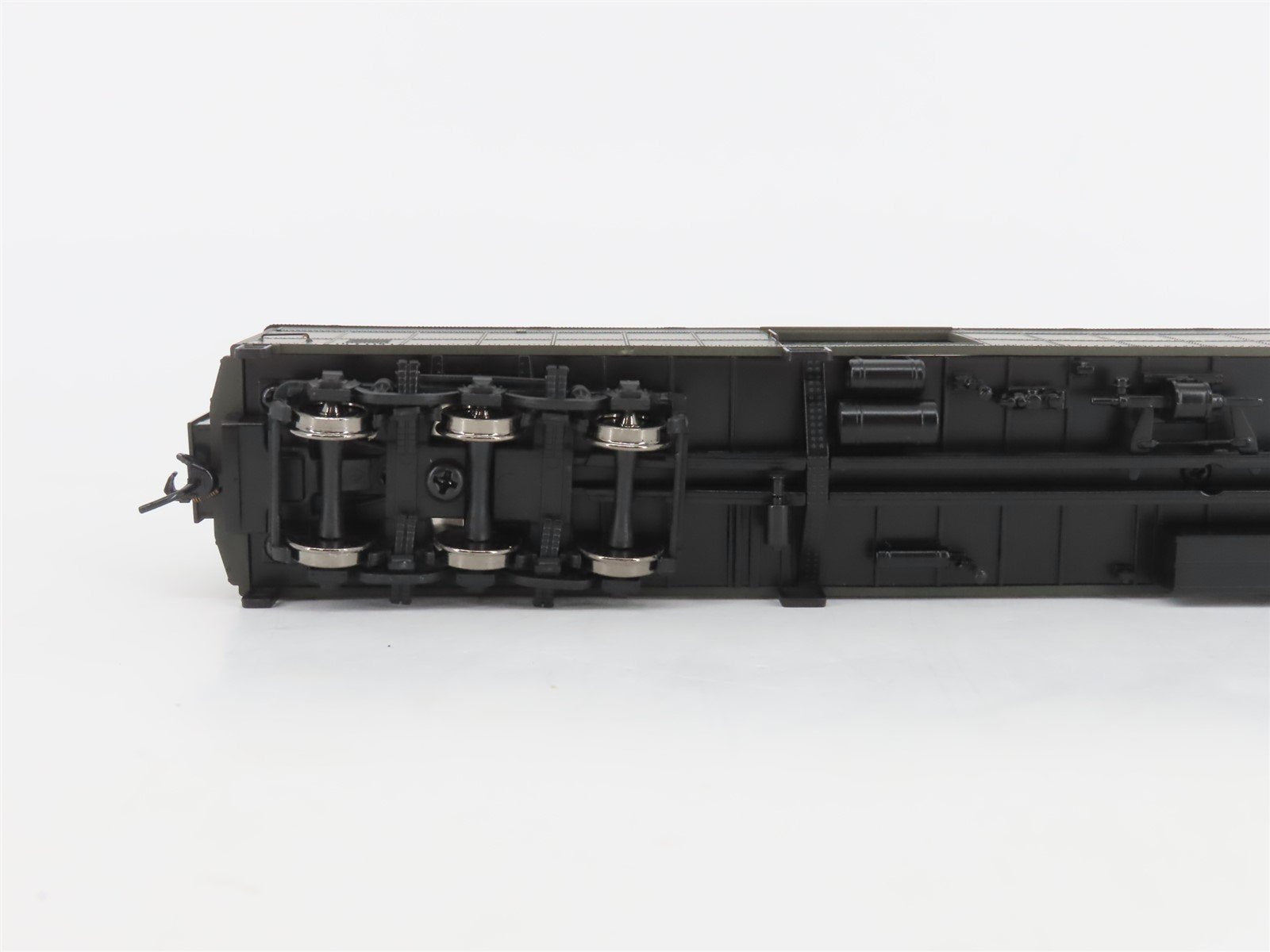 HO Scale Walthers 932-10518 MP Missouri Pacific Lines 70' Baggage Passenger Car