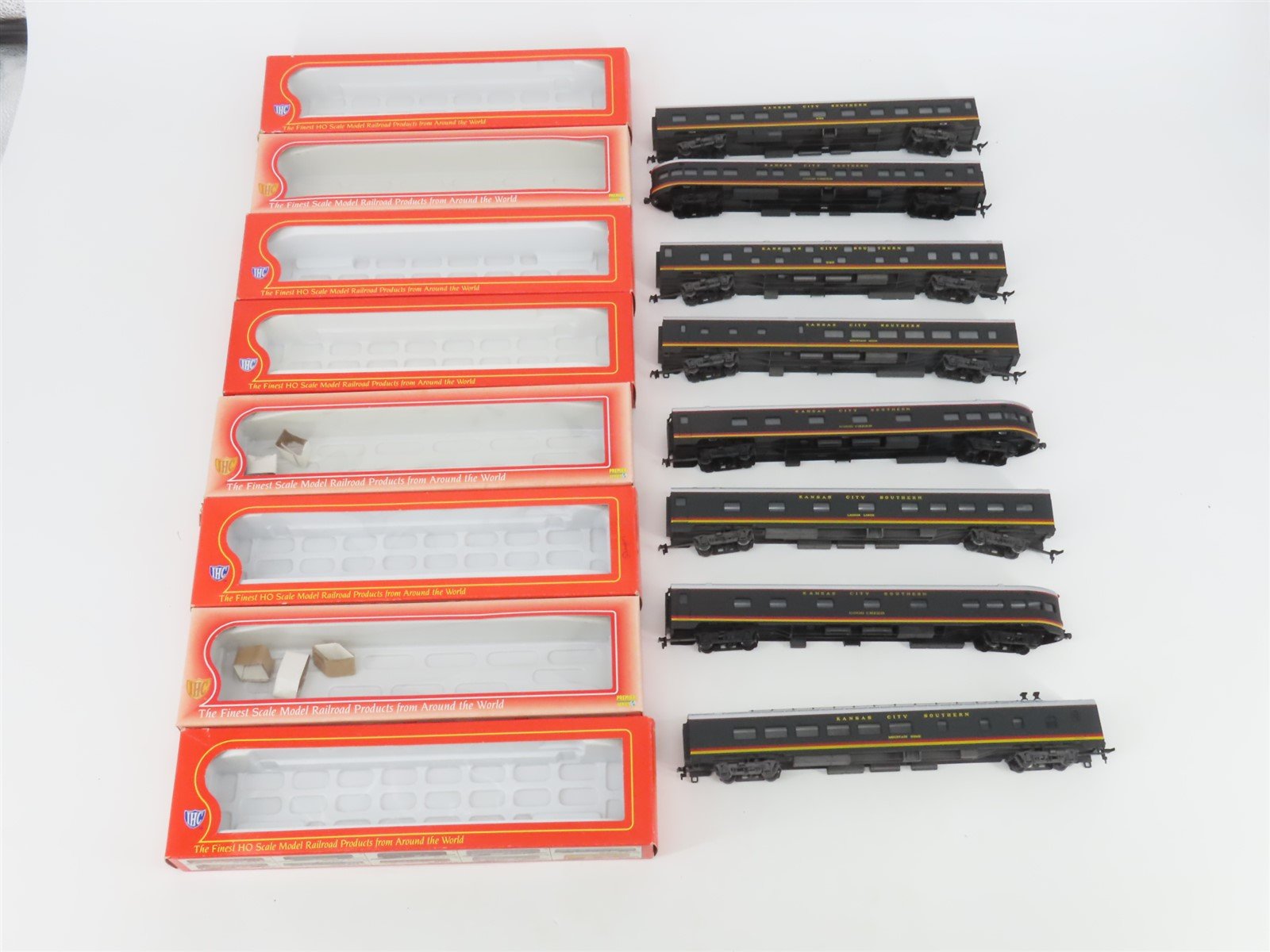 LOT of 8 HO Scale IHC KCS Kansas City Southern Railway Assorted Passenger Cars
