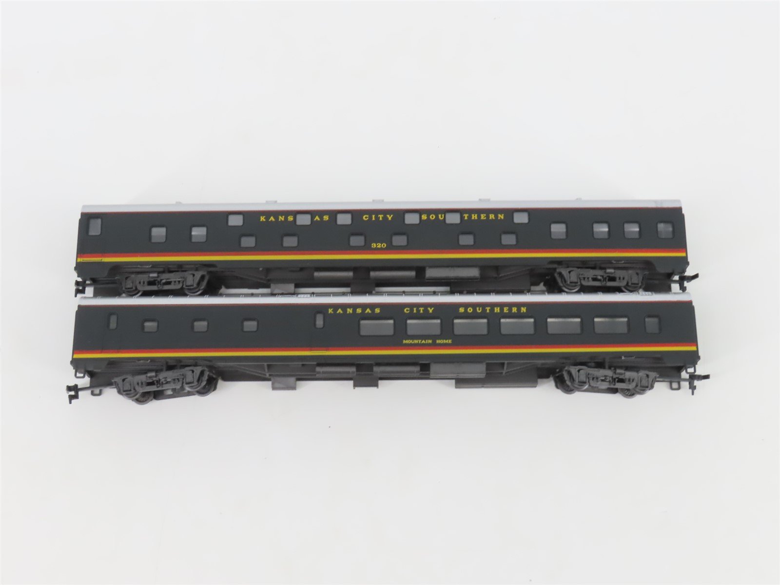 LOT of 8 HO Scale IHC KCS Kansas City Southern Railway Assorted Passenger Cars