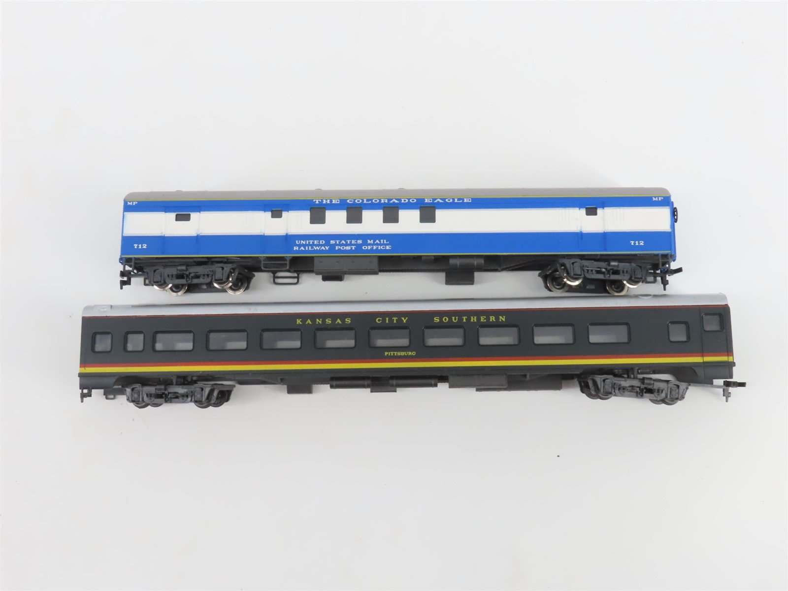 LOT of 9 HO Scale AHM, Rivarossi, & IHC MP/KCS Assorted Passenger Cars