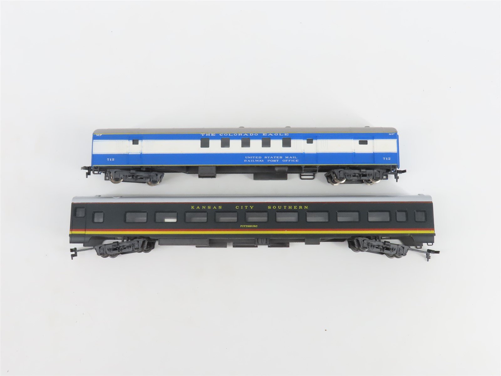 LOT of 9 HO Scale AHM, Rivarossi, & IHC MP/KCS Assorted Passenger Cars