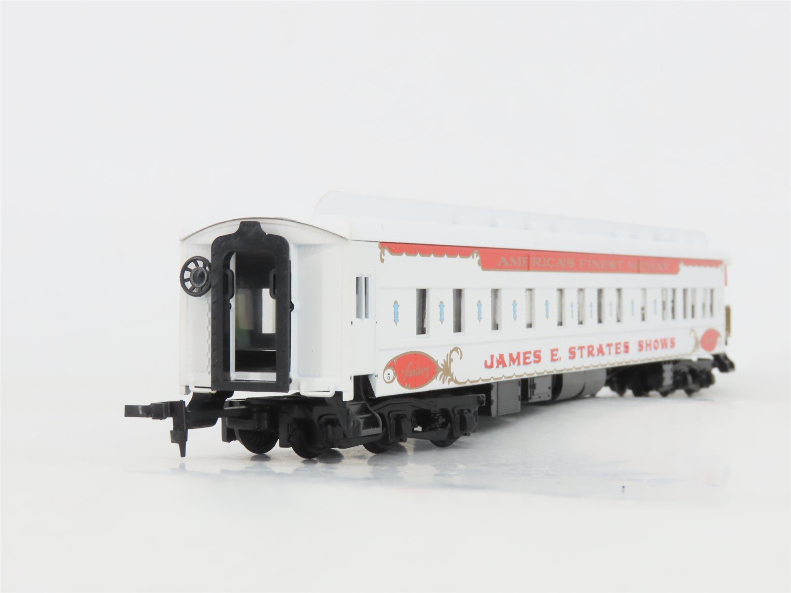 LOT of 4 HO Scale IHC James E Strates Shows Heavyweight Passenger Cars