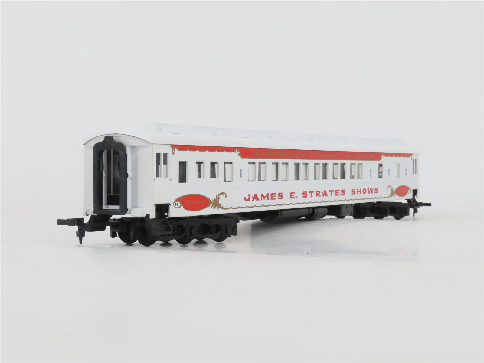 LOT of 4 HO Scale IHC James E Strates Shows Heavyweight Passenger Cars