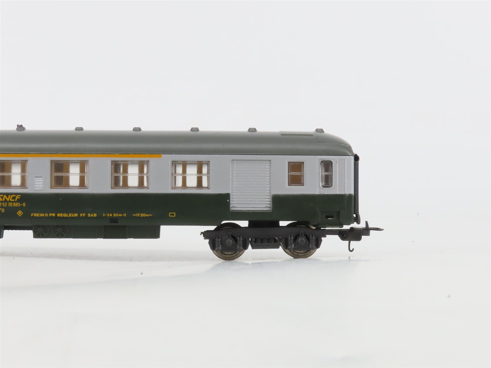 HO Scale Lima 9312 SNCF French Railway 1st Class Passenger Car