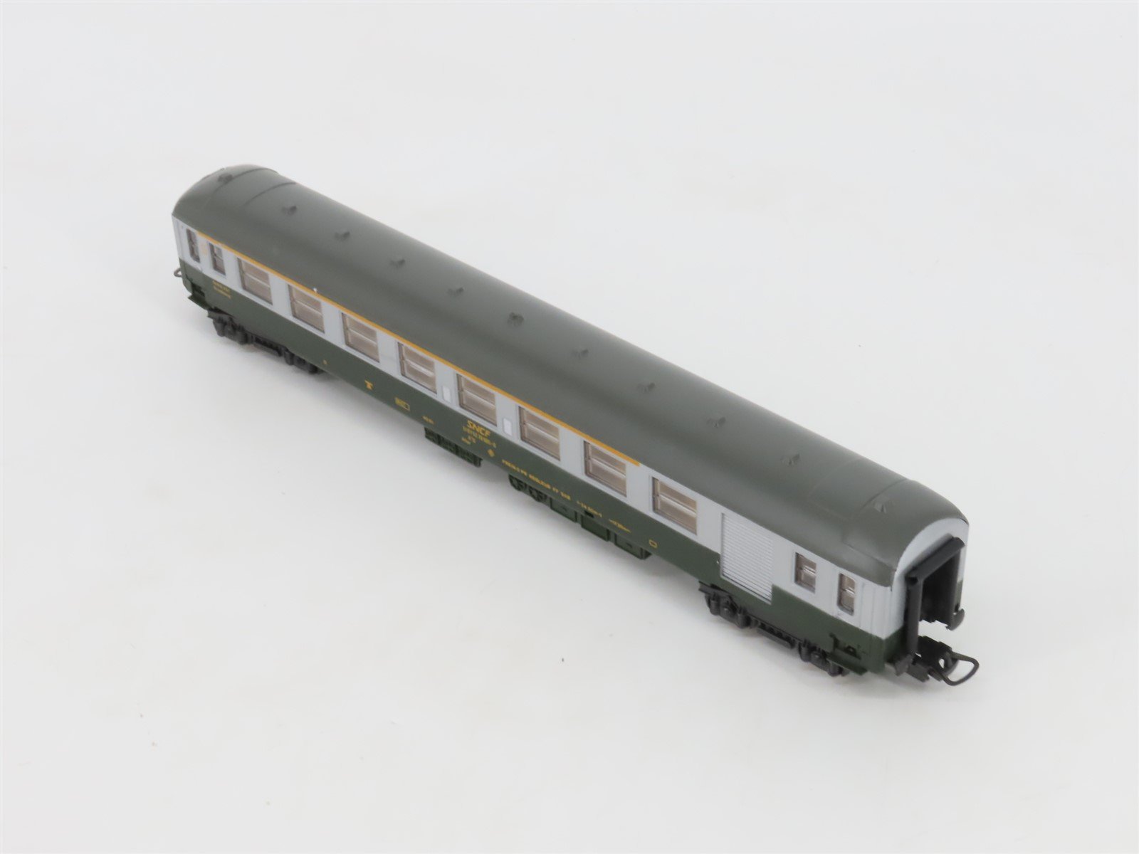 HO Scale Lima 9312 SNCF French Railway 1st Class Passenger Car