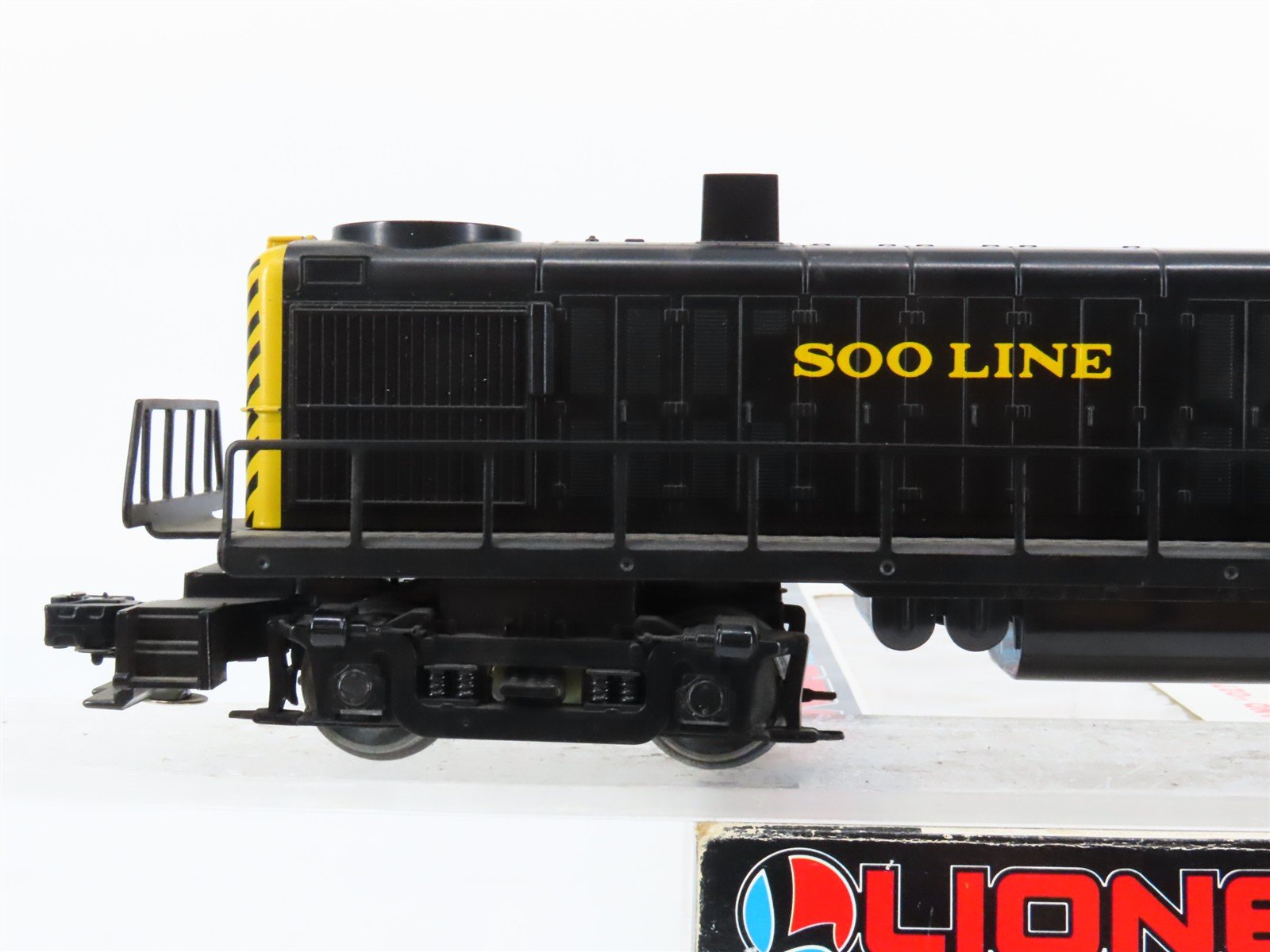 O Gauge 3-Rail Lionel 6-18804 SOO Line RS-3 Diesel Locomotive #8804