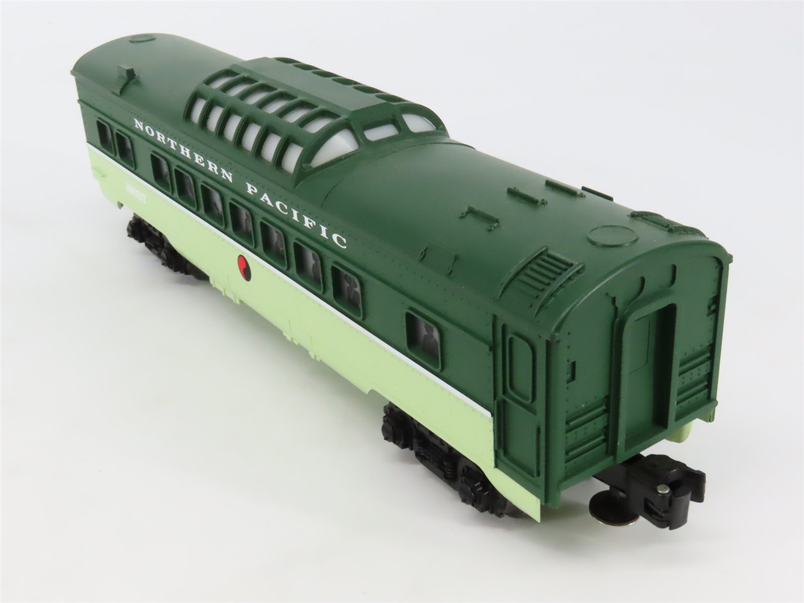 O Gauge 3-Rail Lionel 6-16037 NP Northern Pacific Dome Passenger Car #16037