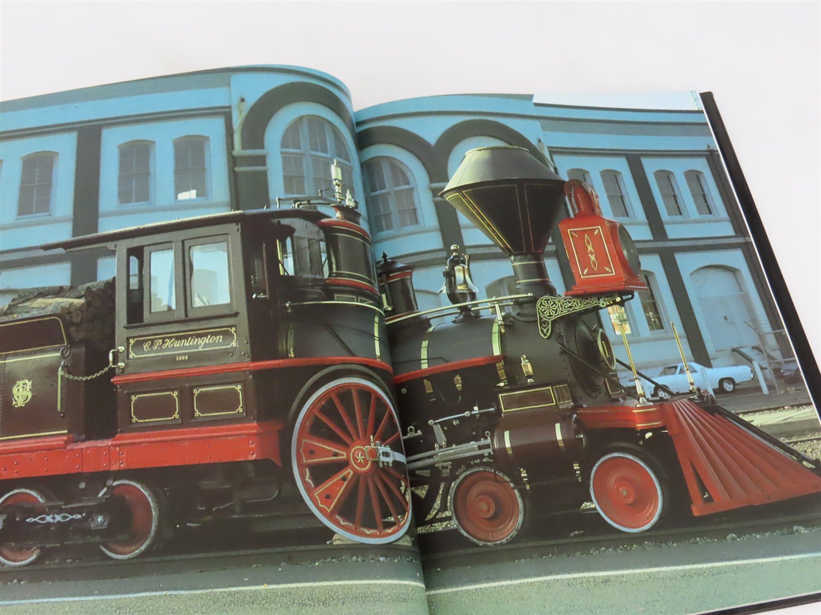 The History Of The Southern Pacific by Bill Yenne ©1985 HC Book