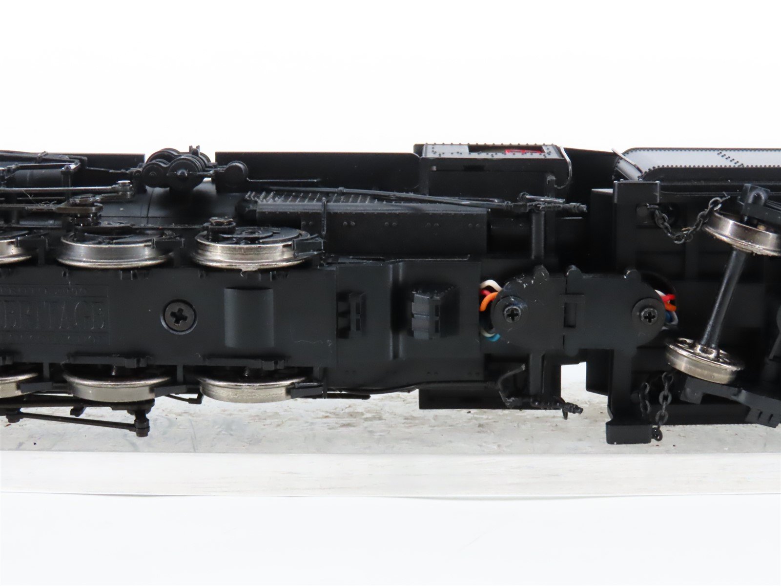 HO Scale Bachmann Unlettered 0-8-0 Steam Locomotive