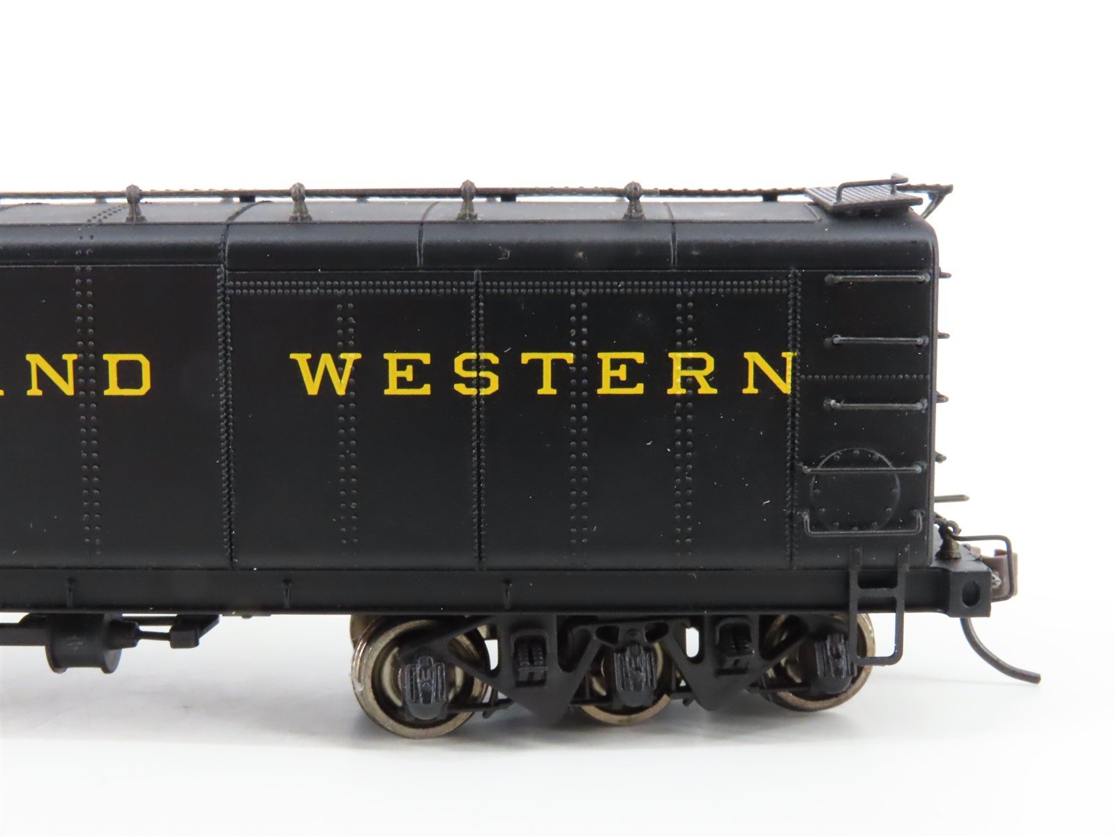 HO Scale Bachmann N&W Norfolk & Western 2-8-8-2 Steam Locomotive #2005