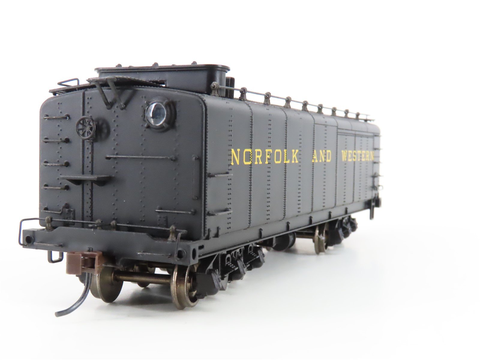 HO Scale Bachmann N&W Norfolk & Western 2-8-8-2 Steam Locomotive #2005