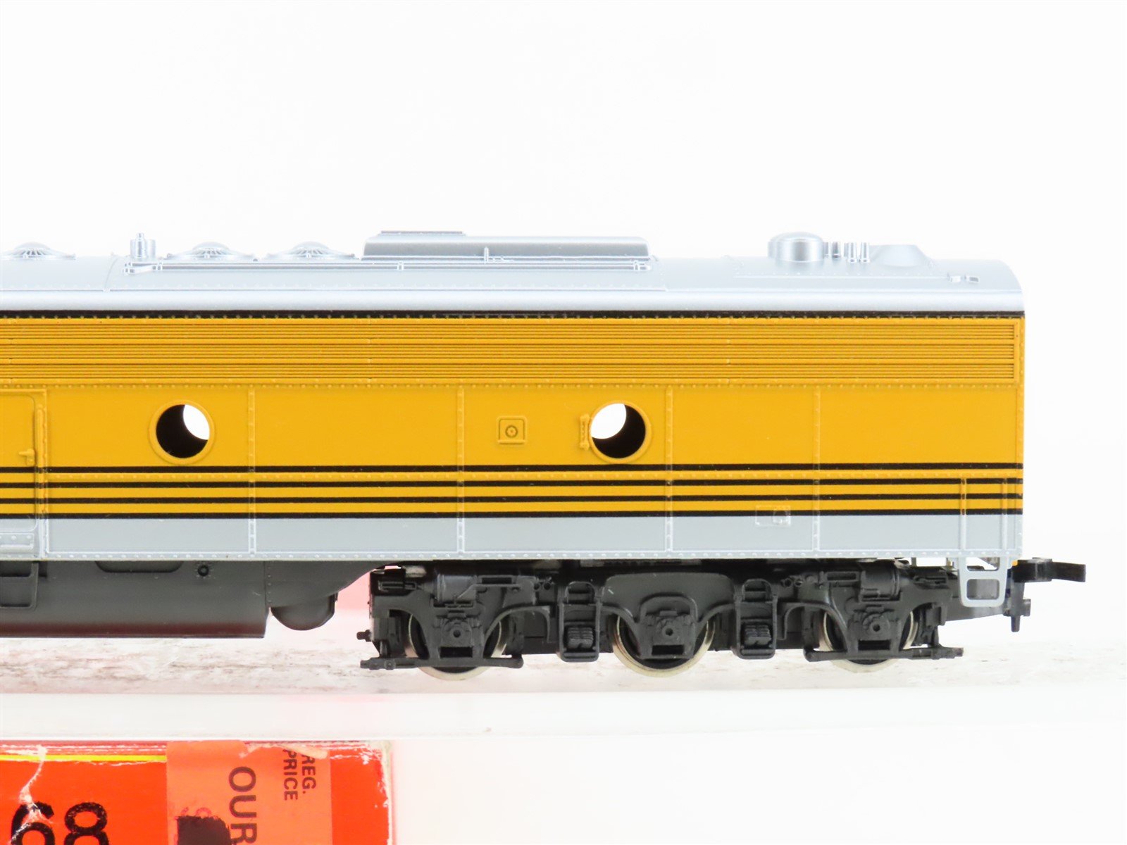 HO Scale Rivarossi 6168 DRGW Rio Grande E8B Diesel Locomotive UNPOWERED