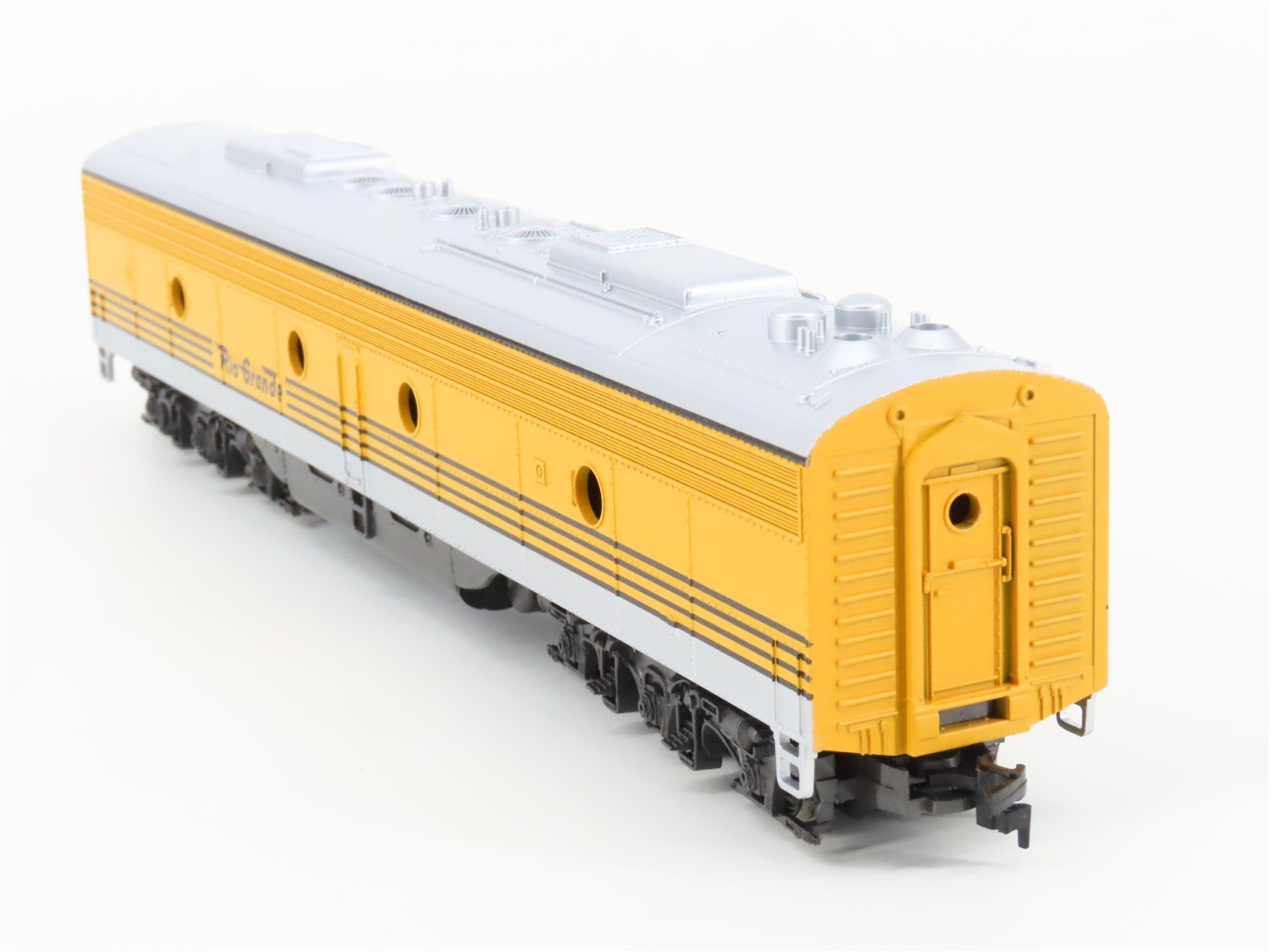 HO Scale Rivarossi 6168 DRGW Rio Grande E8B Diesel Locomotive UNPOWERED