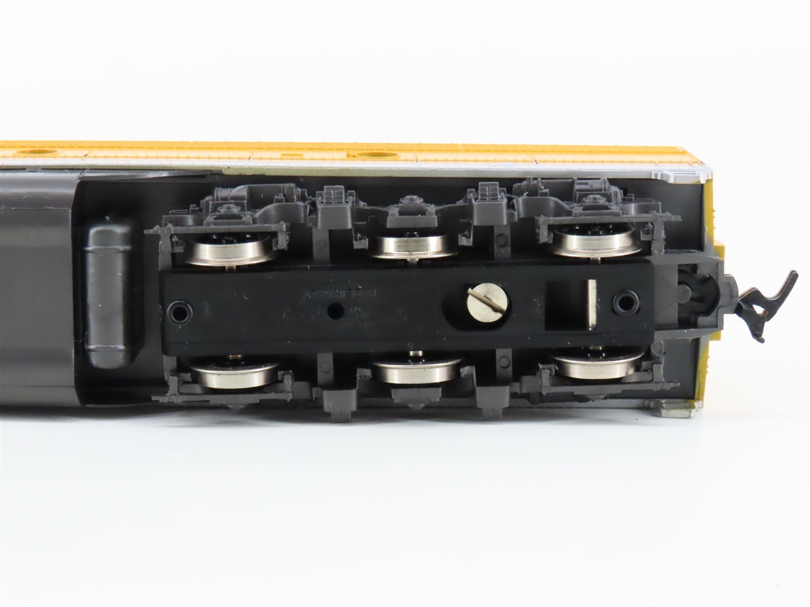 HO Scale Rivarossi 6168 DRGW Rio Grande E8B Diesel Locomotive UNPOWERED