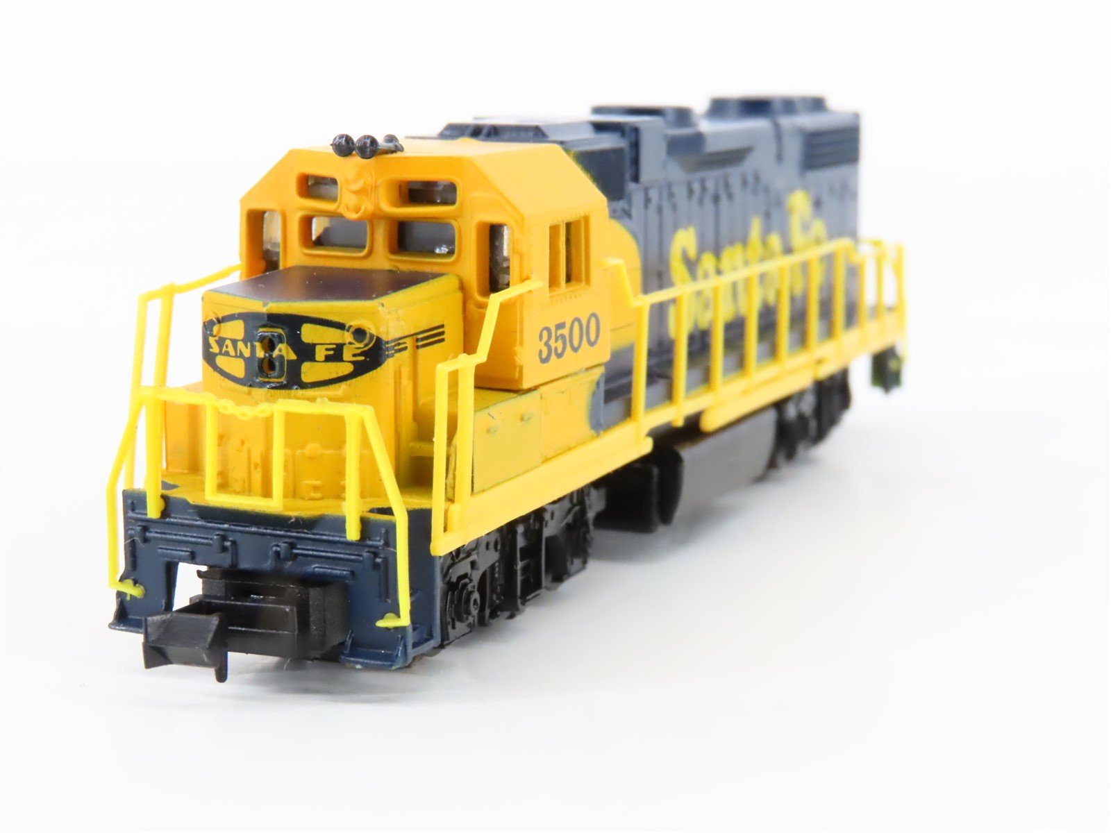 N Scale Life-Like 7843 ATSF Santa Fe GP38-2 Diesel Locomotive #3500
