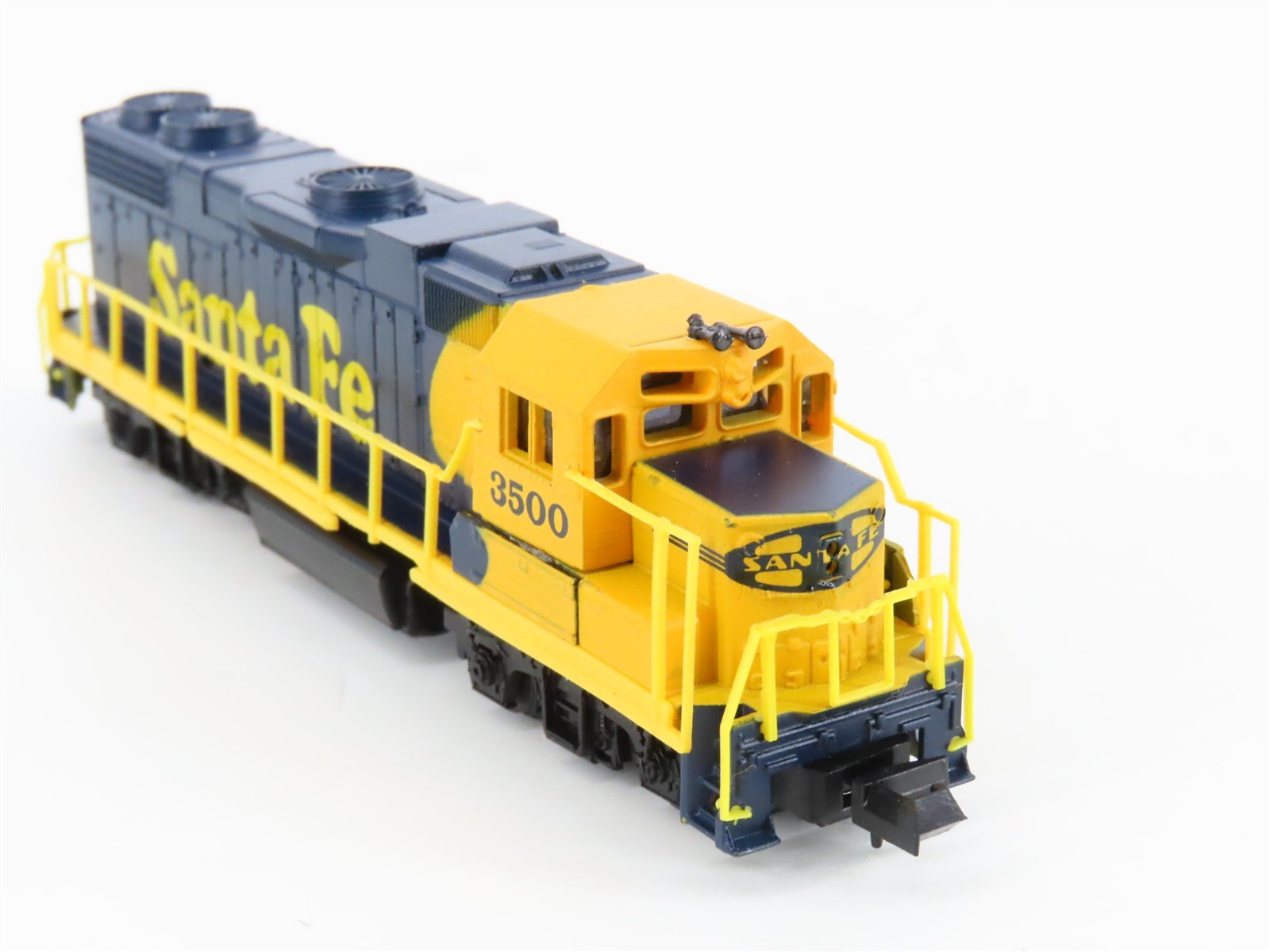 N Scale Life-Like 7843 ATSF Santa Fe GP38-2 Diesel Locomotive #3500