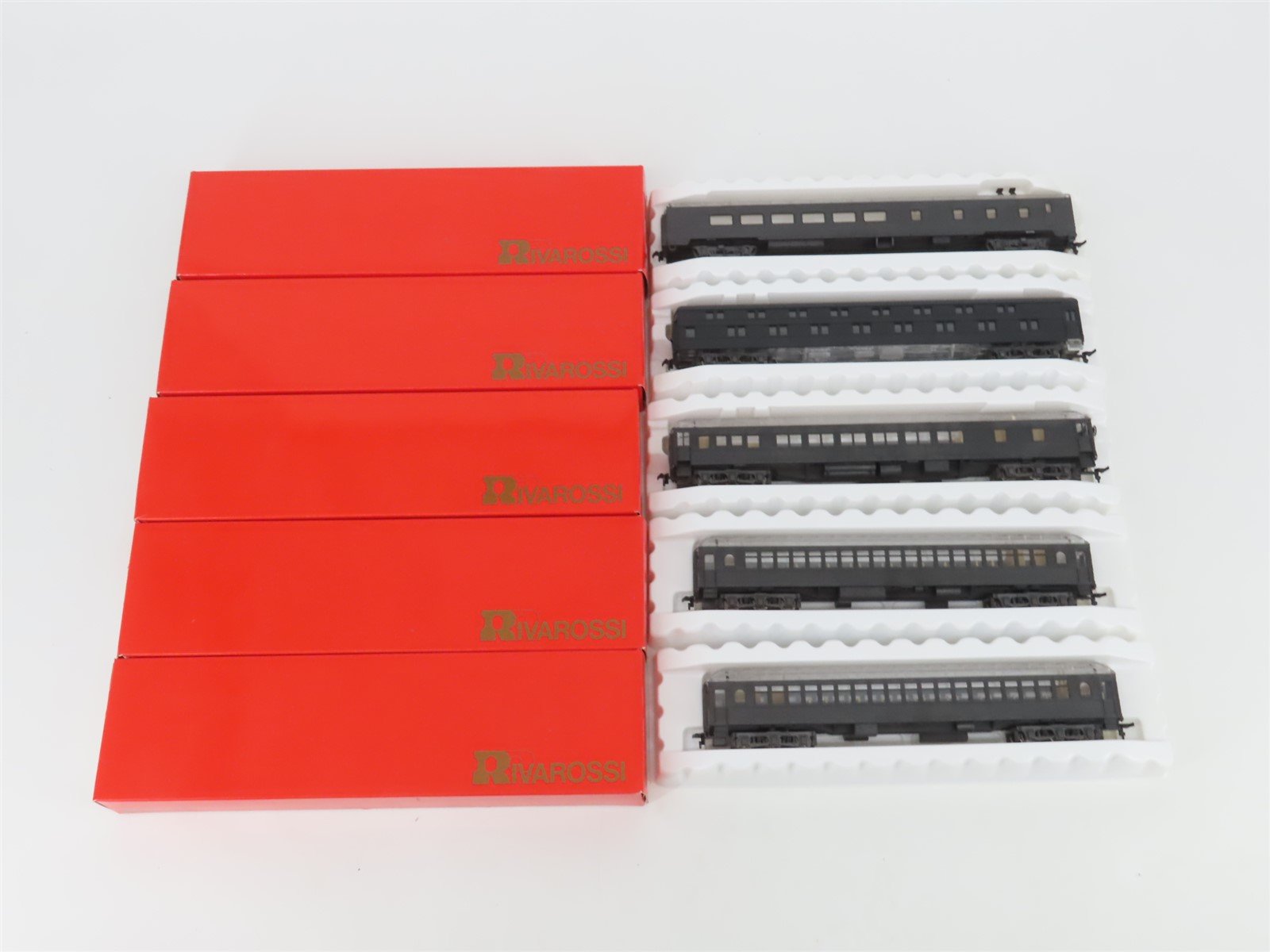 LOT of 5 HO Scale Rivarossi Unpainted Assorted Passenger Cars