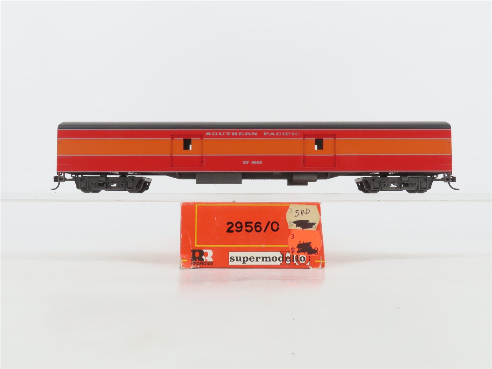 HO Scale Rivarossi 2956/0 SP Southern Pacific Daylight Baggage Passenger #8602