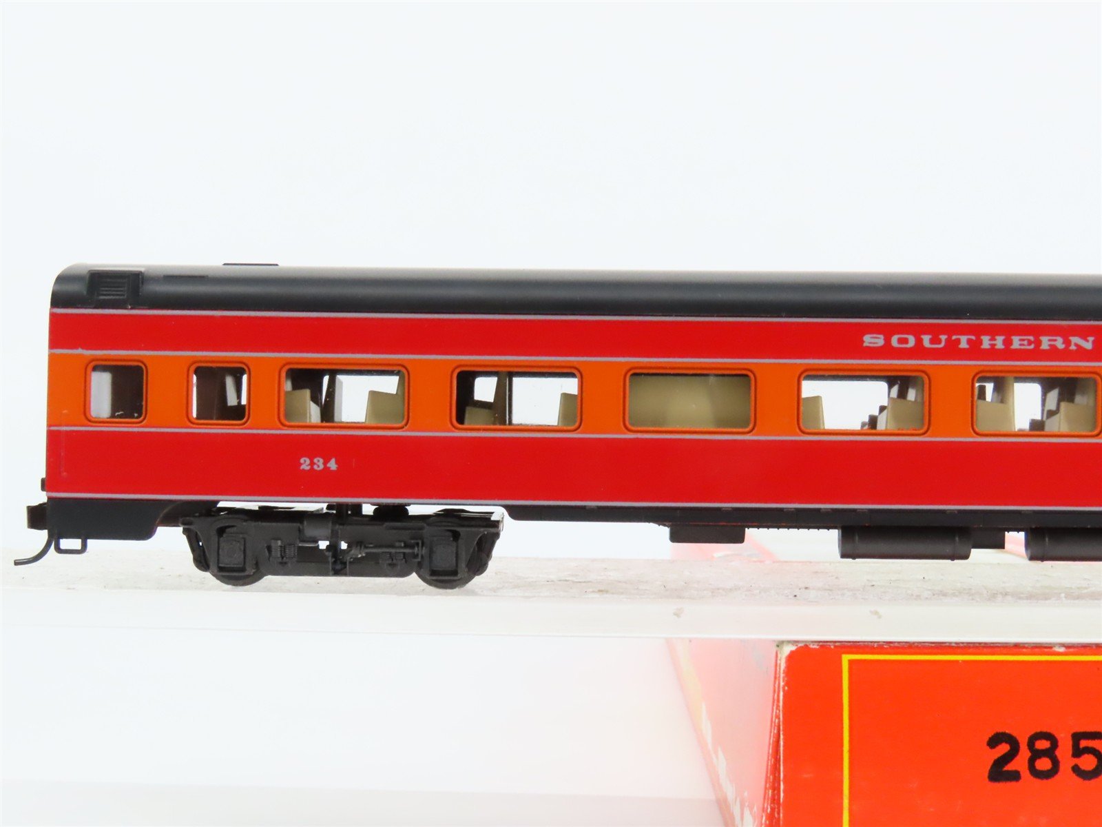 HO Scale Rivarossi 2859/0 SP Southern Pacific Daylight Coach Passenger Car #234