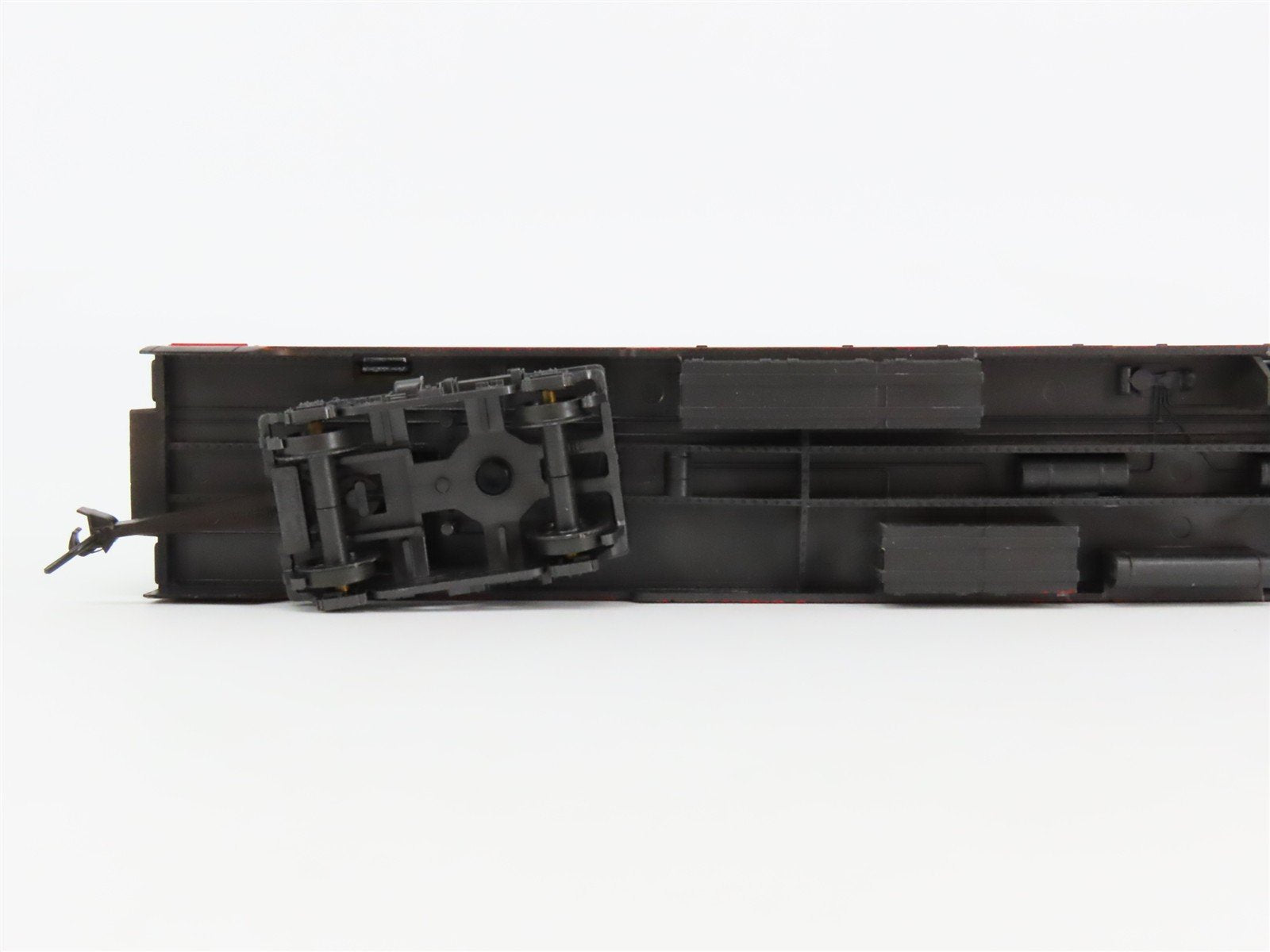 HO Scale Rivarossi 2859/0 SP Southern Pacific Daylight Coach Passenger Car #234