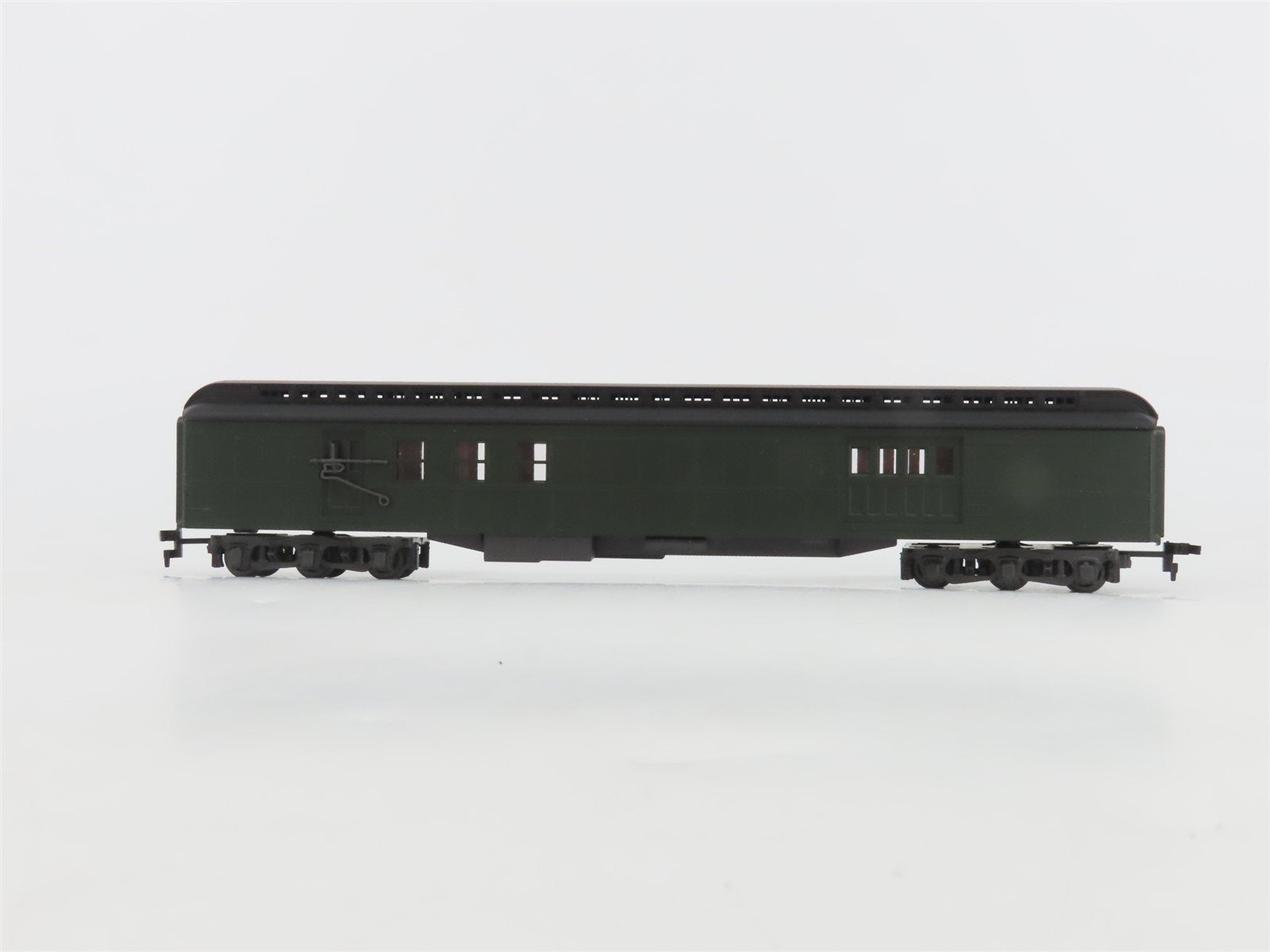HO Scale Rivarossi Unlettered RPO Combine Passenger Car